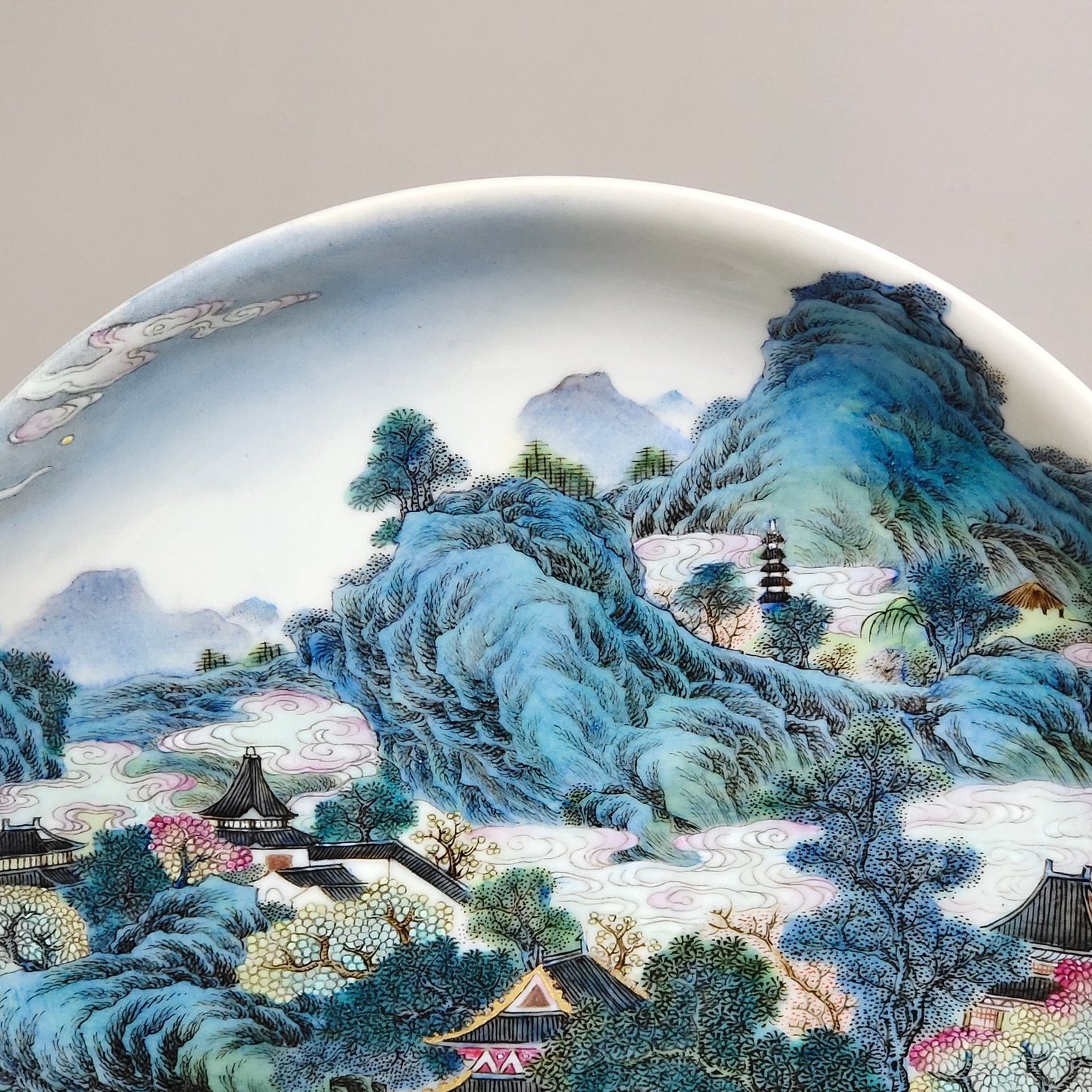 Qing Dynasty Yongzheng landscape panorama plate