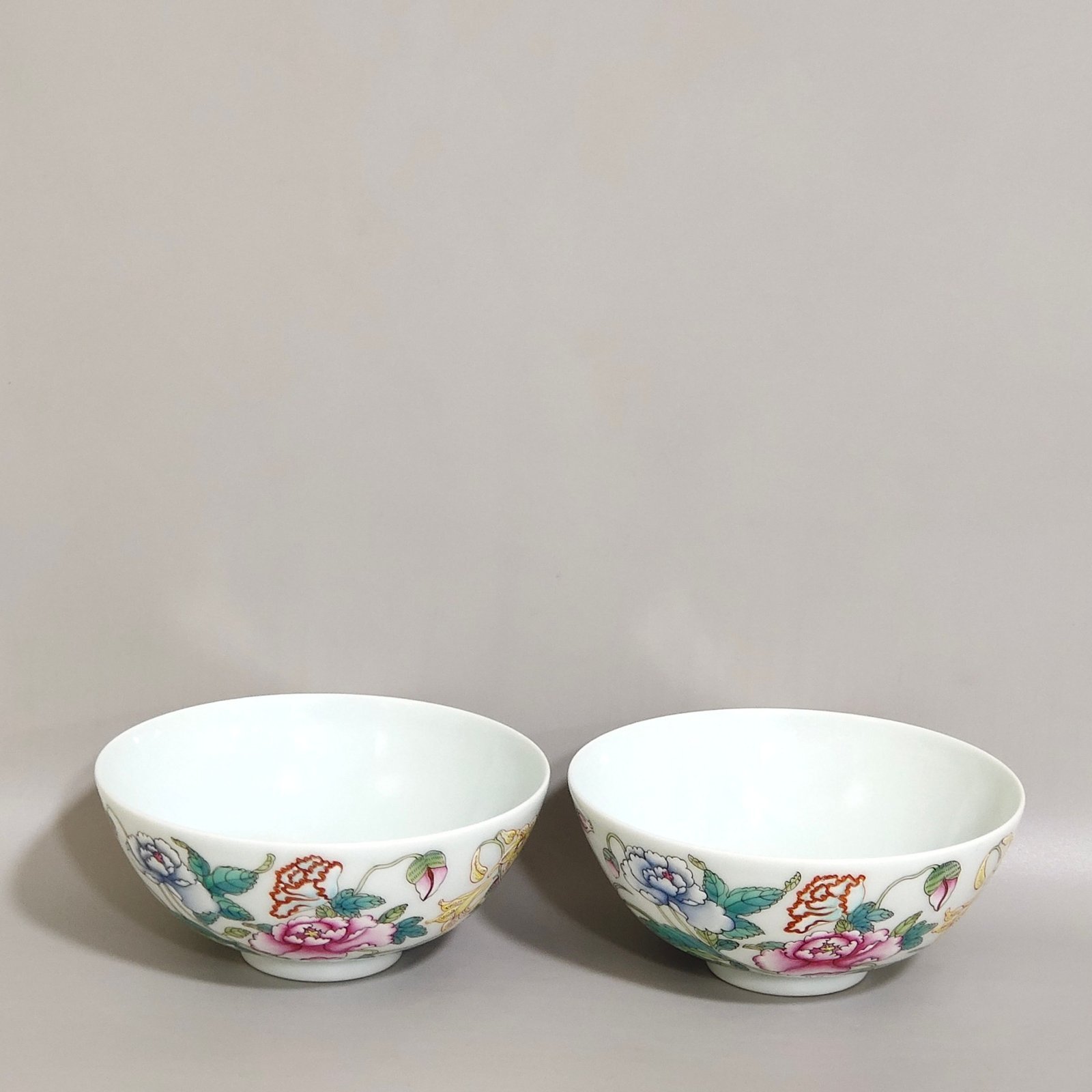 Qing Dynasty Yongzheng famille rose porcelain bowl
