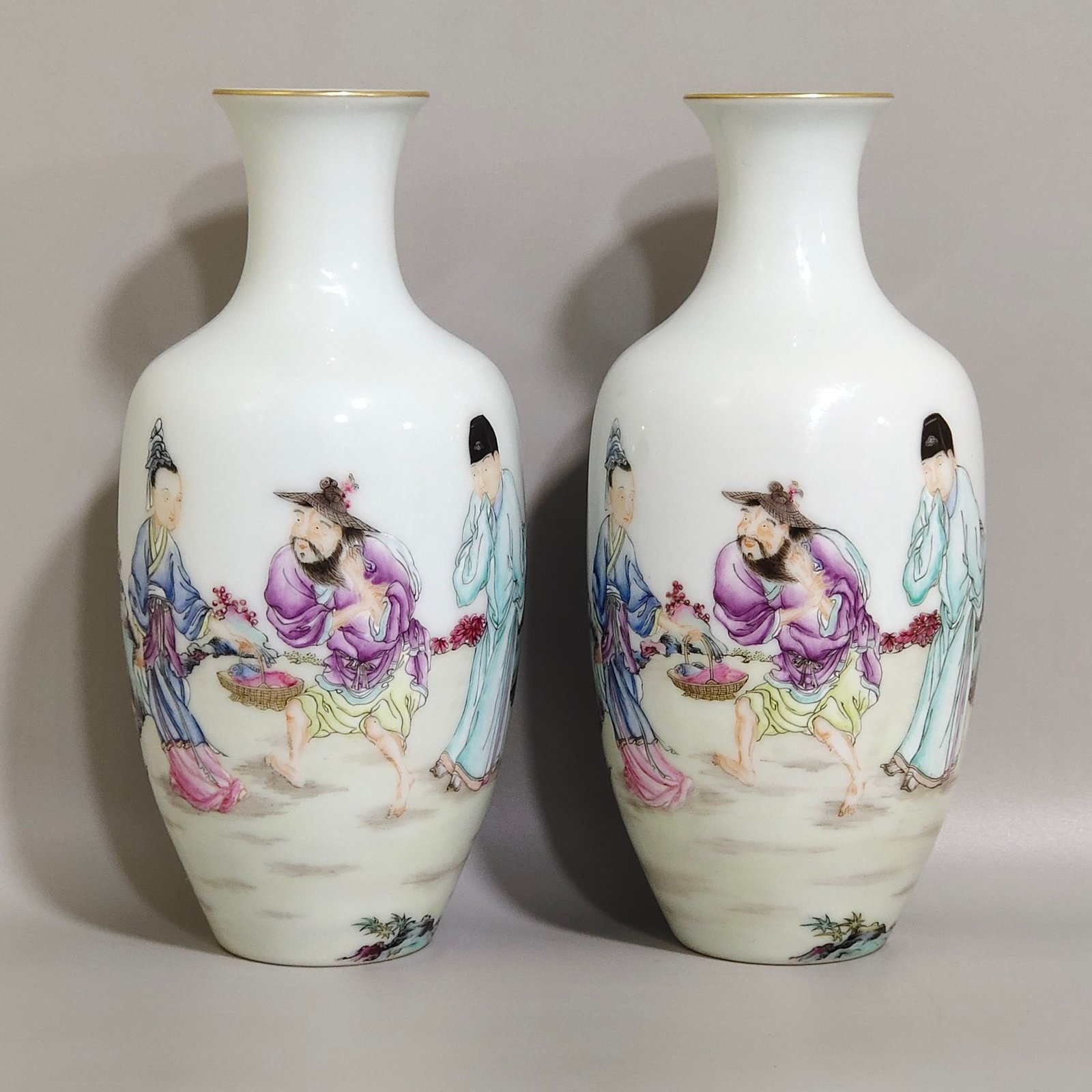 Qing Dynasty Yongzheng character story vase