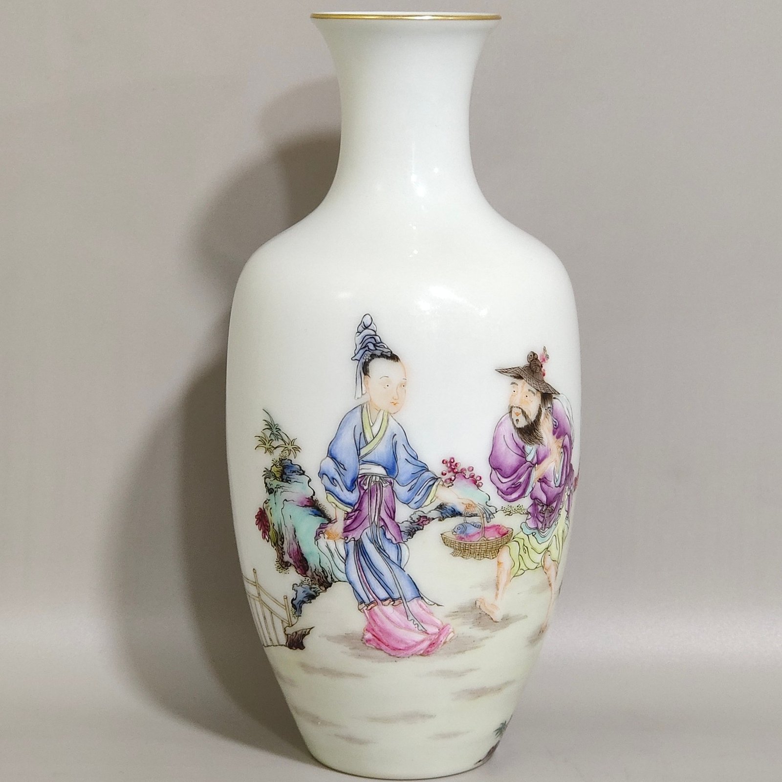 Qing Dynasty Yongzheng character story vase