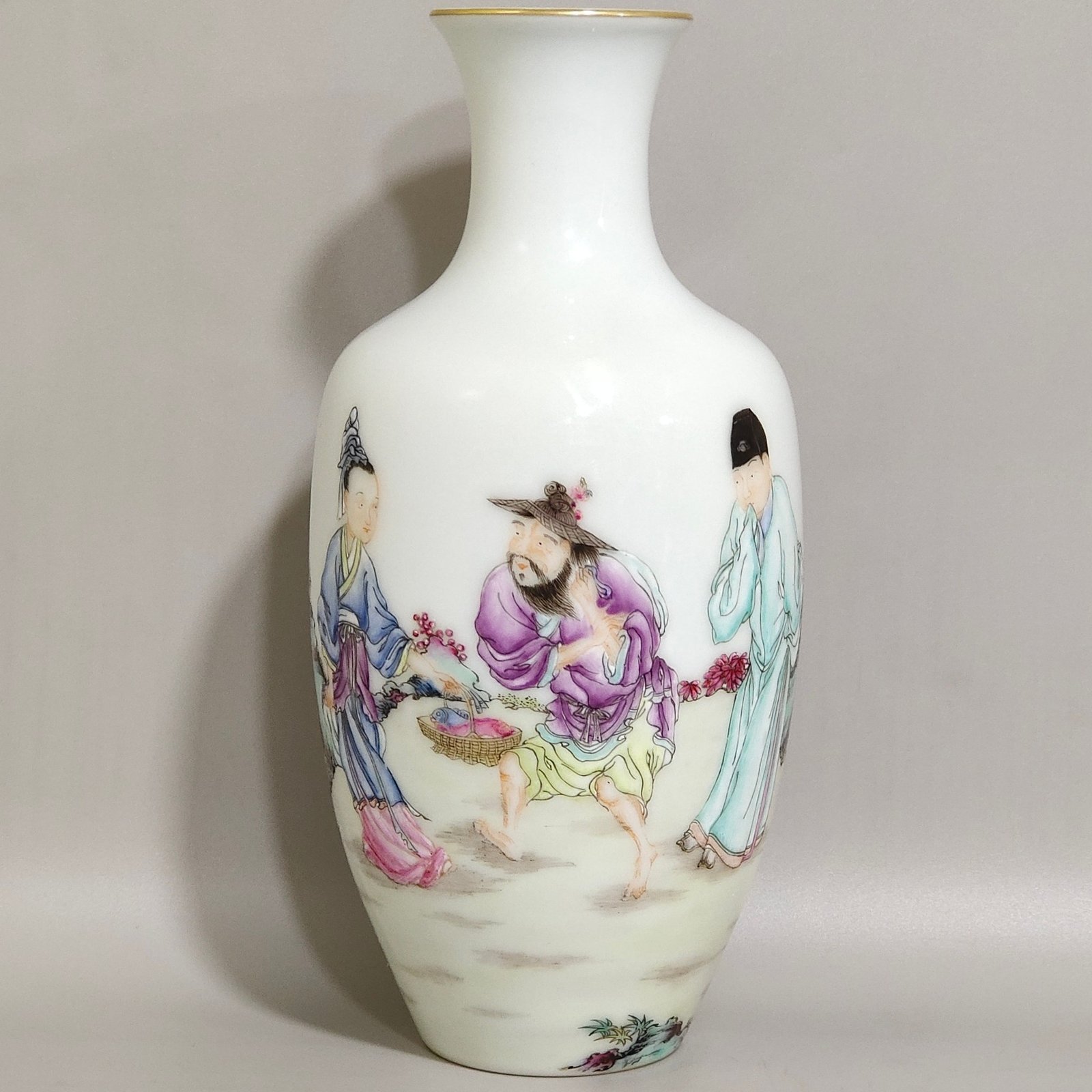 Qing Dynasty Yongzheng character story vase