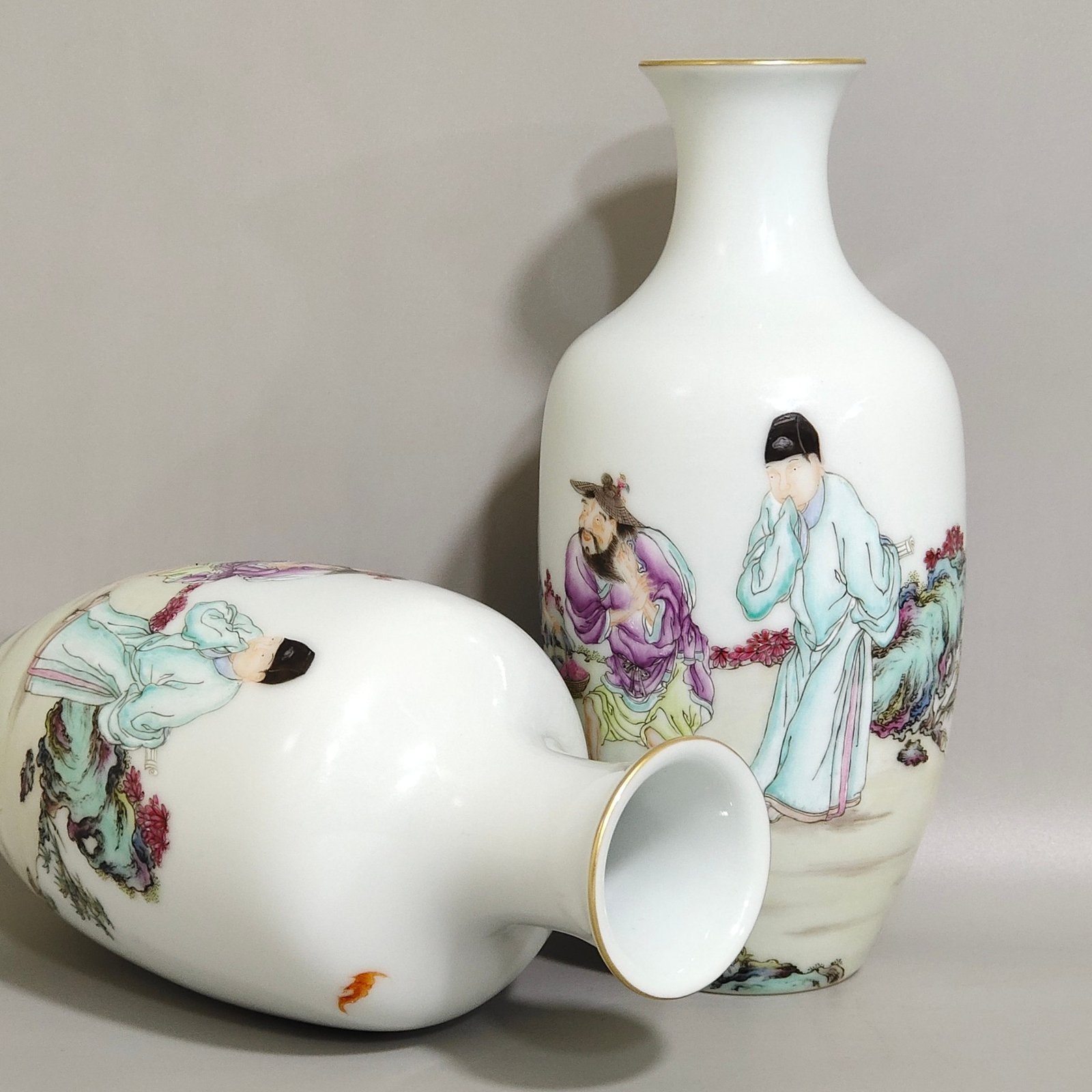 Qing Dynasty Yongzheng character story vase