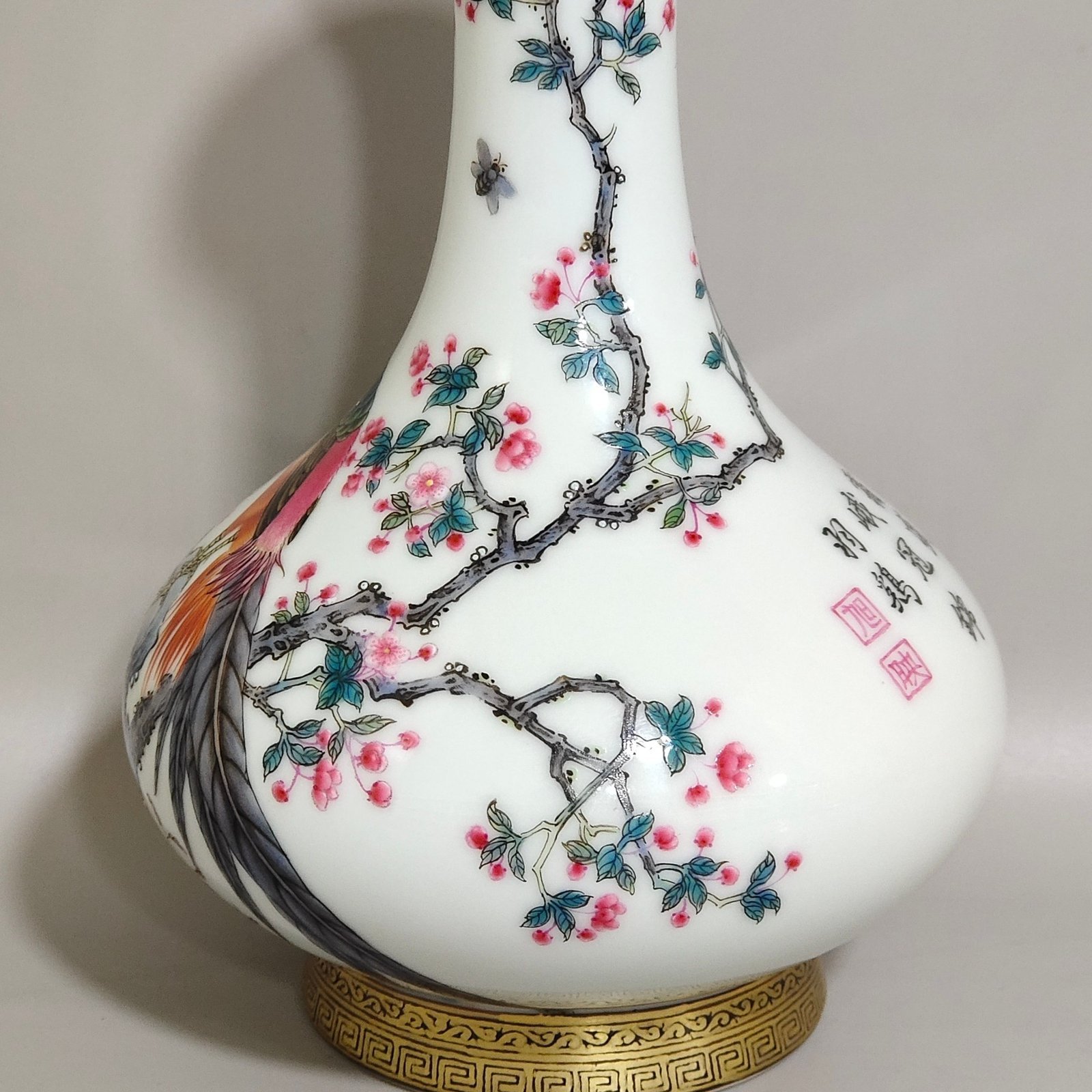 Qing Dynasty Yongzheng gilded garlic vase with icing on the cake and inscribed with poetry