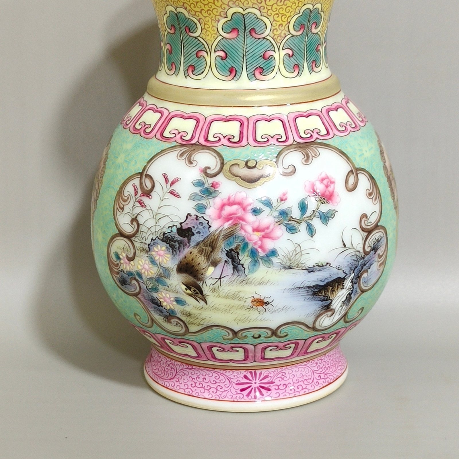 Qing Dynasty Yongzheng enamel window flower and bird vase