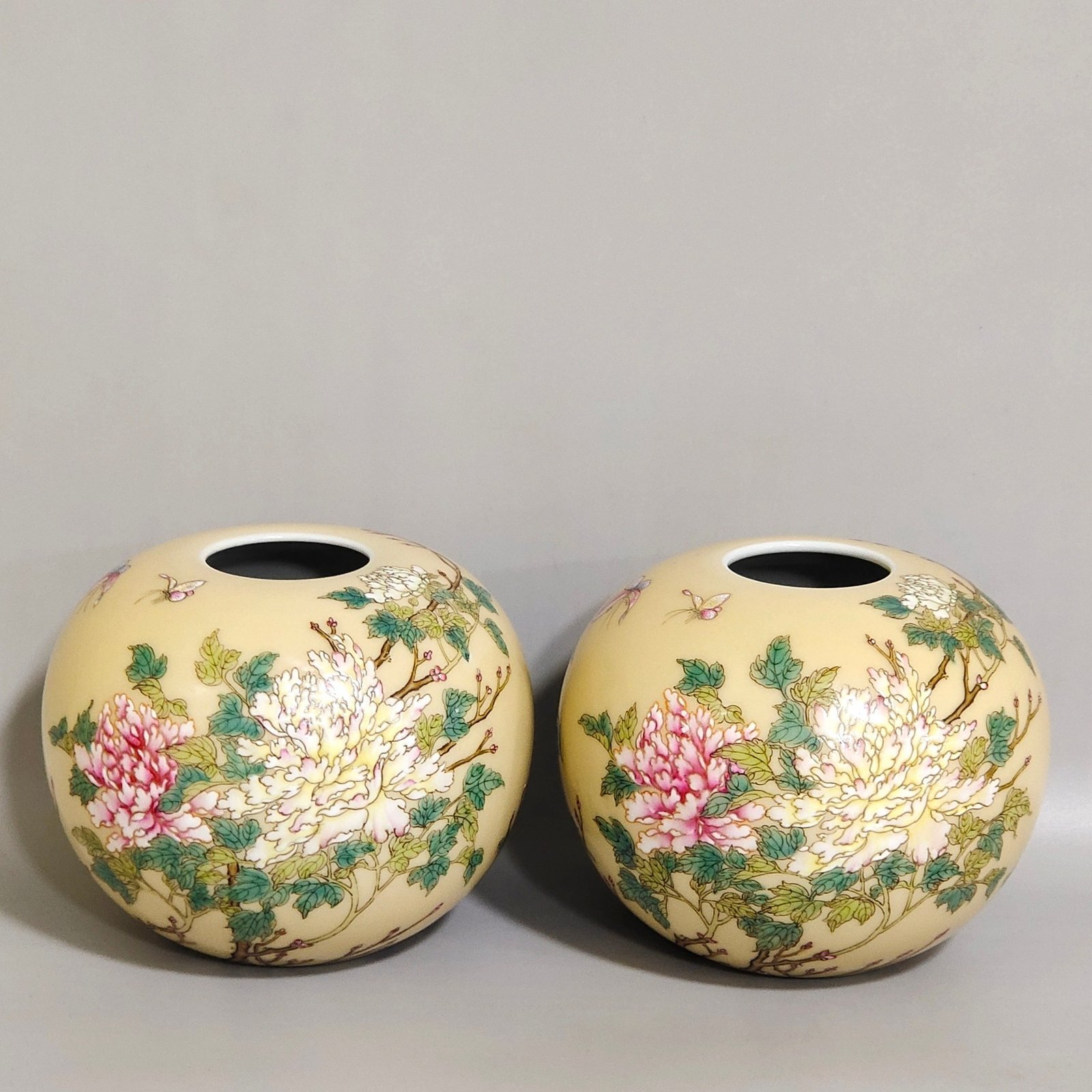 Qing Dynasty Yongzheng Beige-glazed peony butterfly bowl
