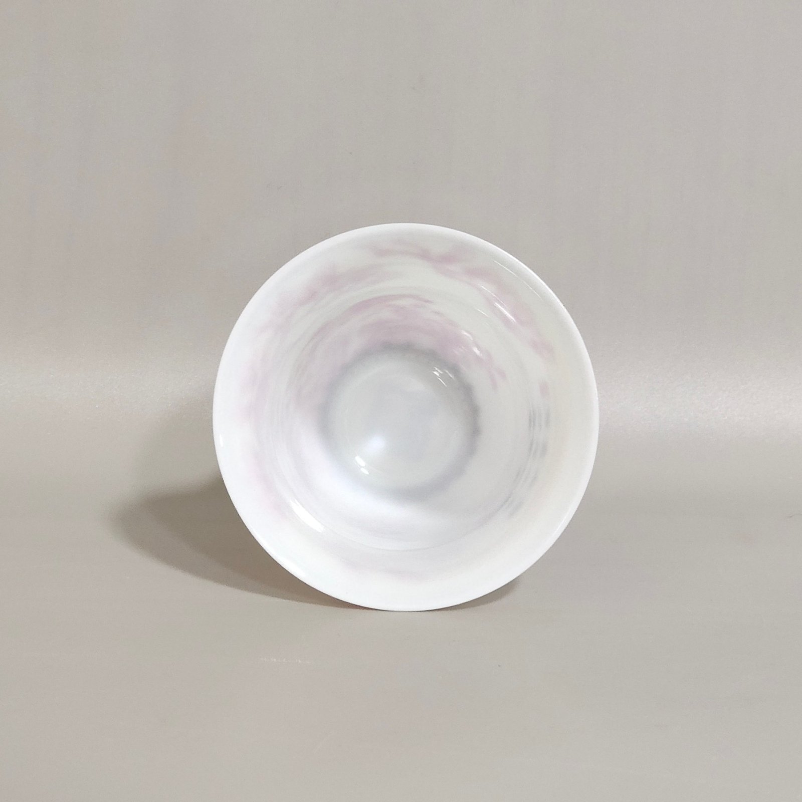 Qing Dynasty Yongzheng An agate and red thin cup with poems about flowers and birds