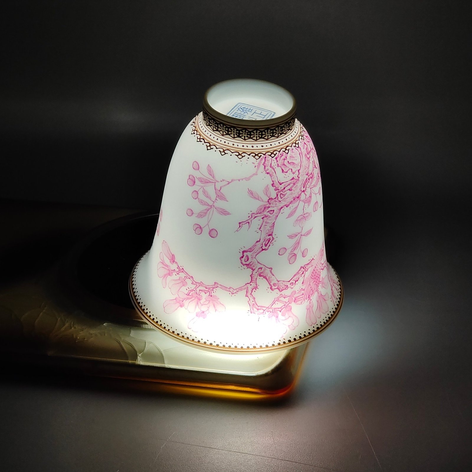 Qing Dynasty Yongzheng An agate and red thin cup with poems about flowers and birds