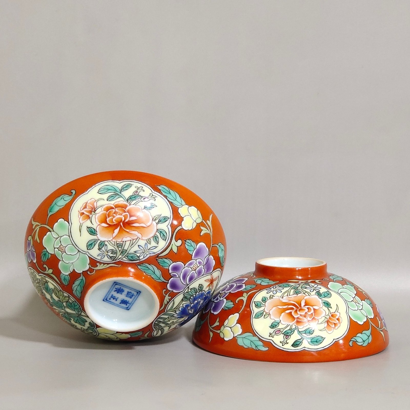 Qing Dynasty Yongzheng Coral red flower tea round