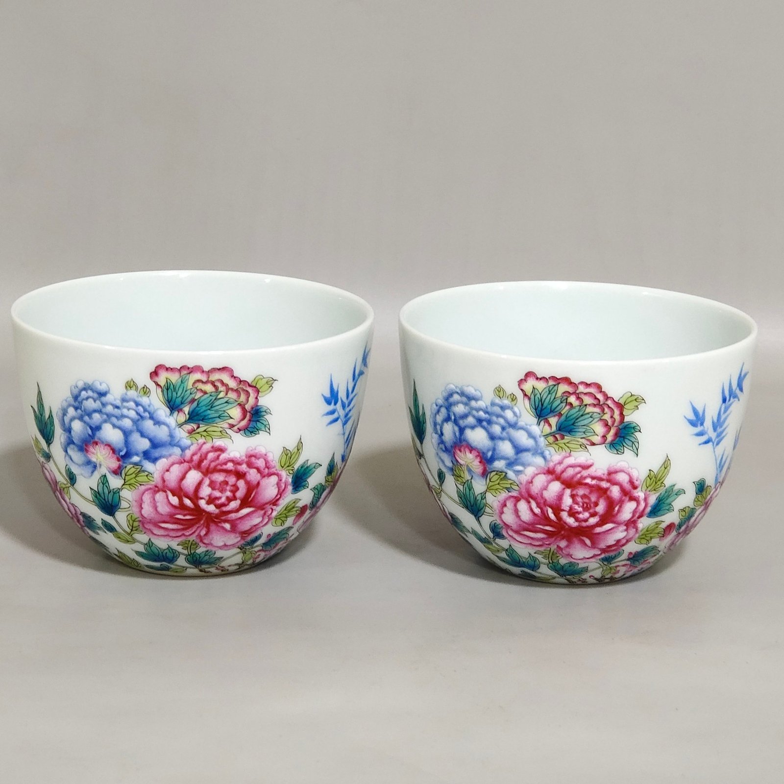 Qing Dynasty Yongzheng Flower cup