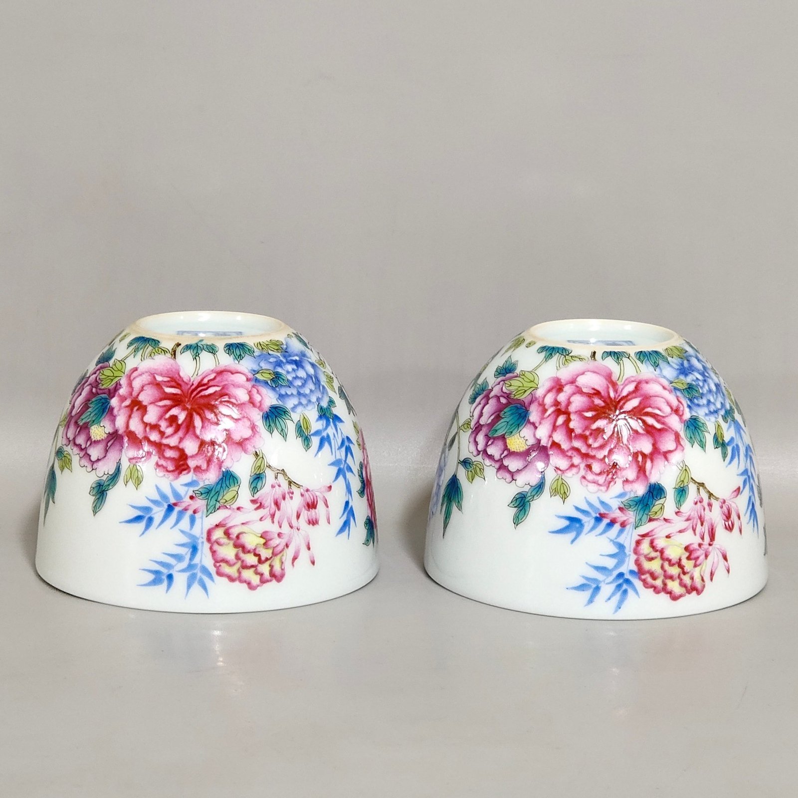 Qing Dynasty Yongzheng Flower cup