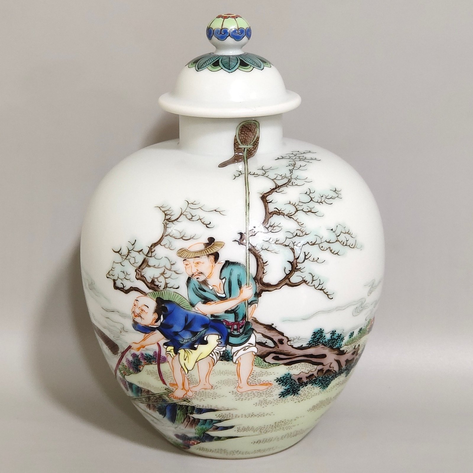 Qing Dynasty Yongzheng Fishing Picture Tea Can