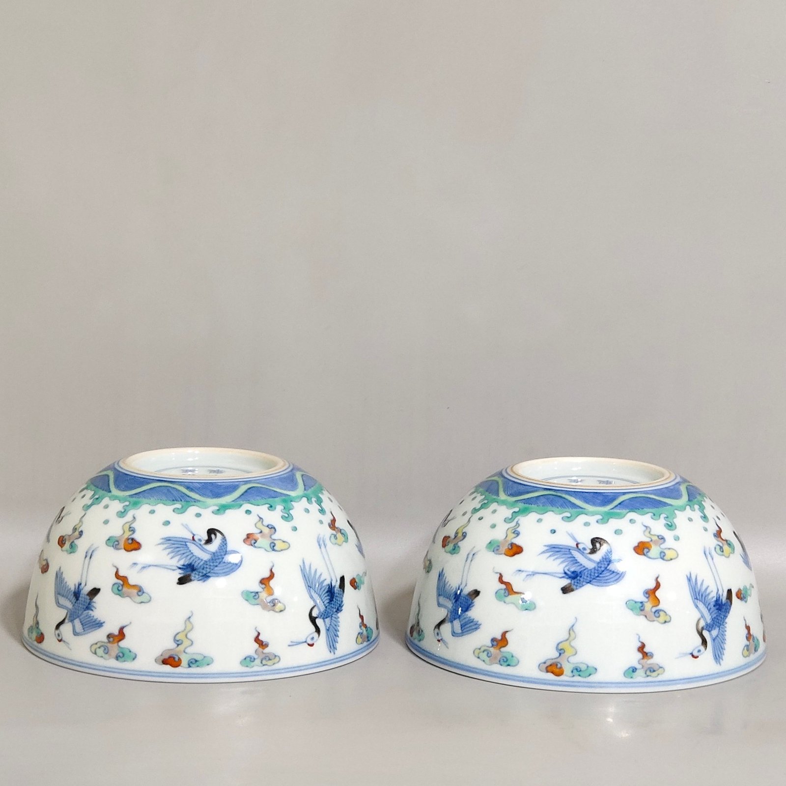 Qing Dynasty Yongzheng doucai crane-pattern lying-foot cup