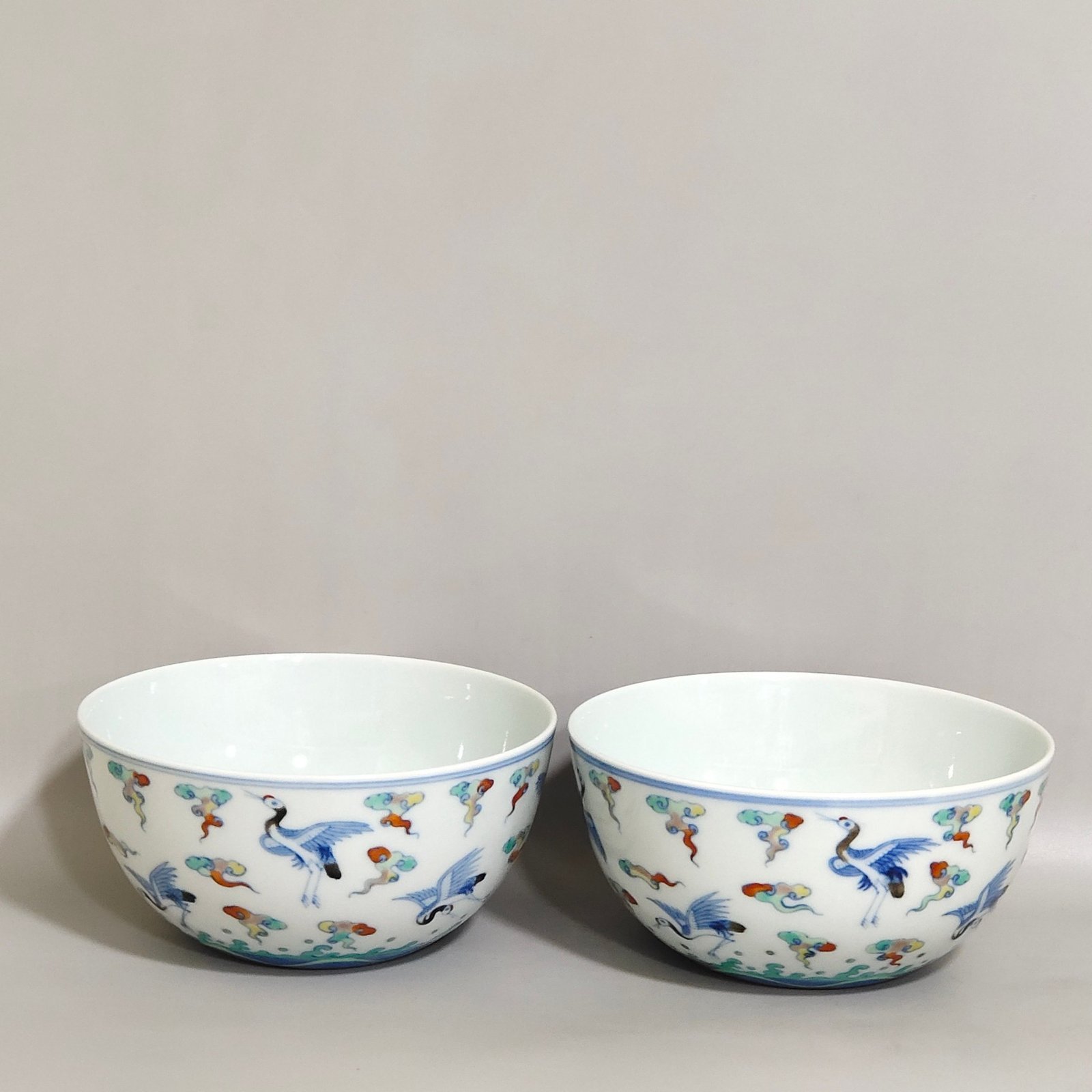 Qing Dynasty Yongzheng doucai crane-pattern lying-foot cup