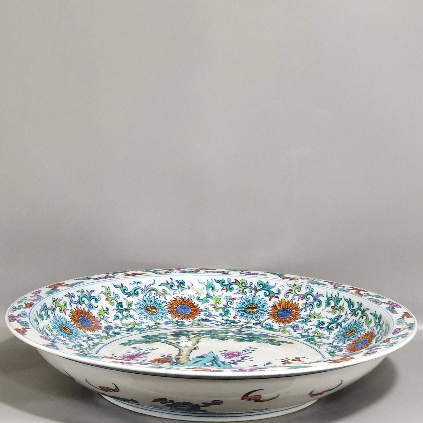 Qing Dynasty Yongzheng doucai blessing and longevity plate