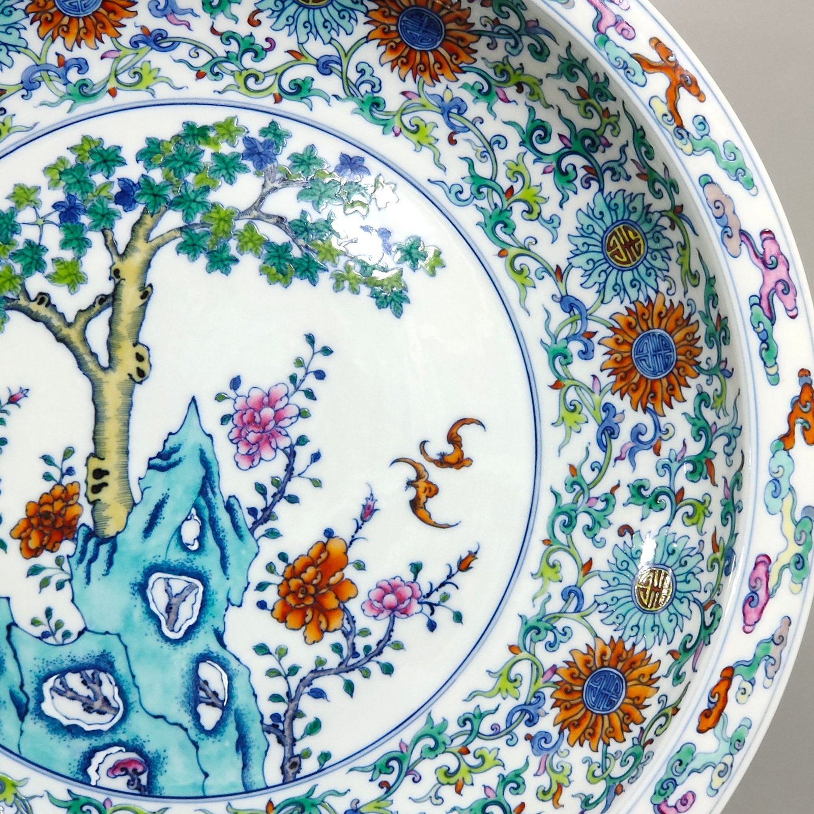 Qing Dynasty Yongzheng doucai blessing and longevity plate