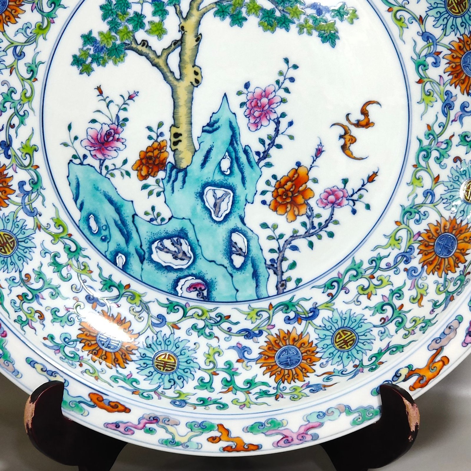 Qing Dynasty Yongzheng doucai blessing and longevity plate