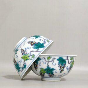 Qing Dynasty Yongzheng doucai grape cup