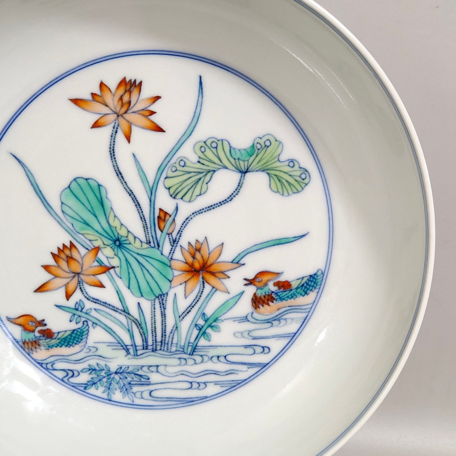 Qing Dynasty Yongzheng colorful mandarin ducks and lotus lying on the foot tray
