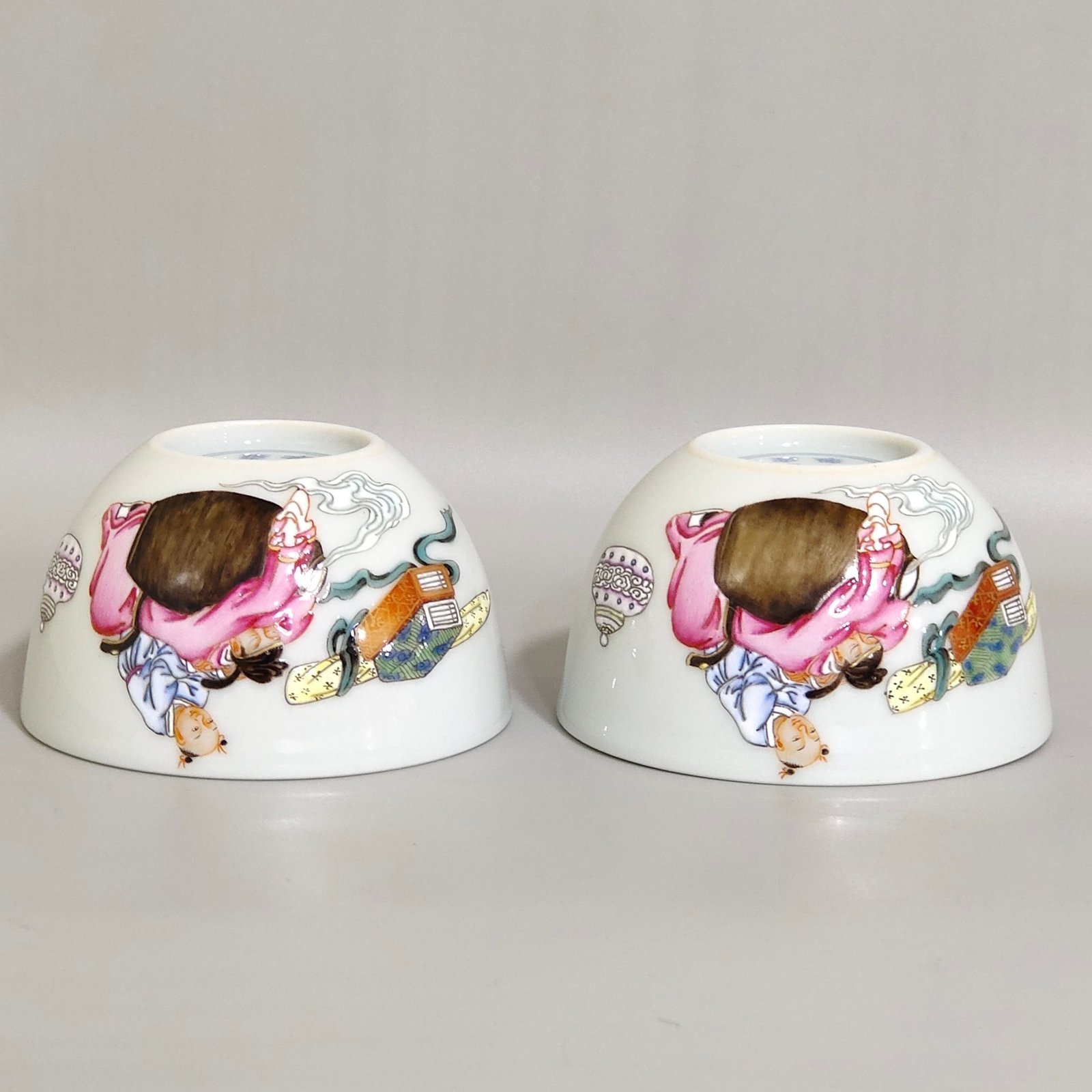 Qing Dynasty Yongzheng wine cup inscribed with poetry