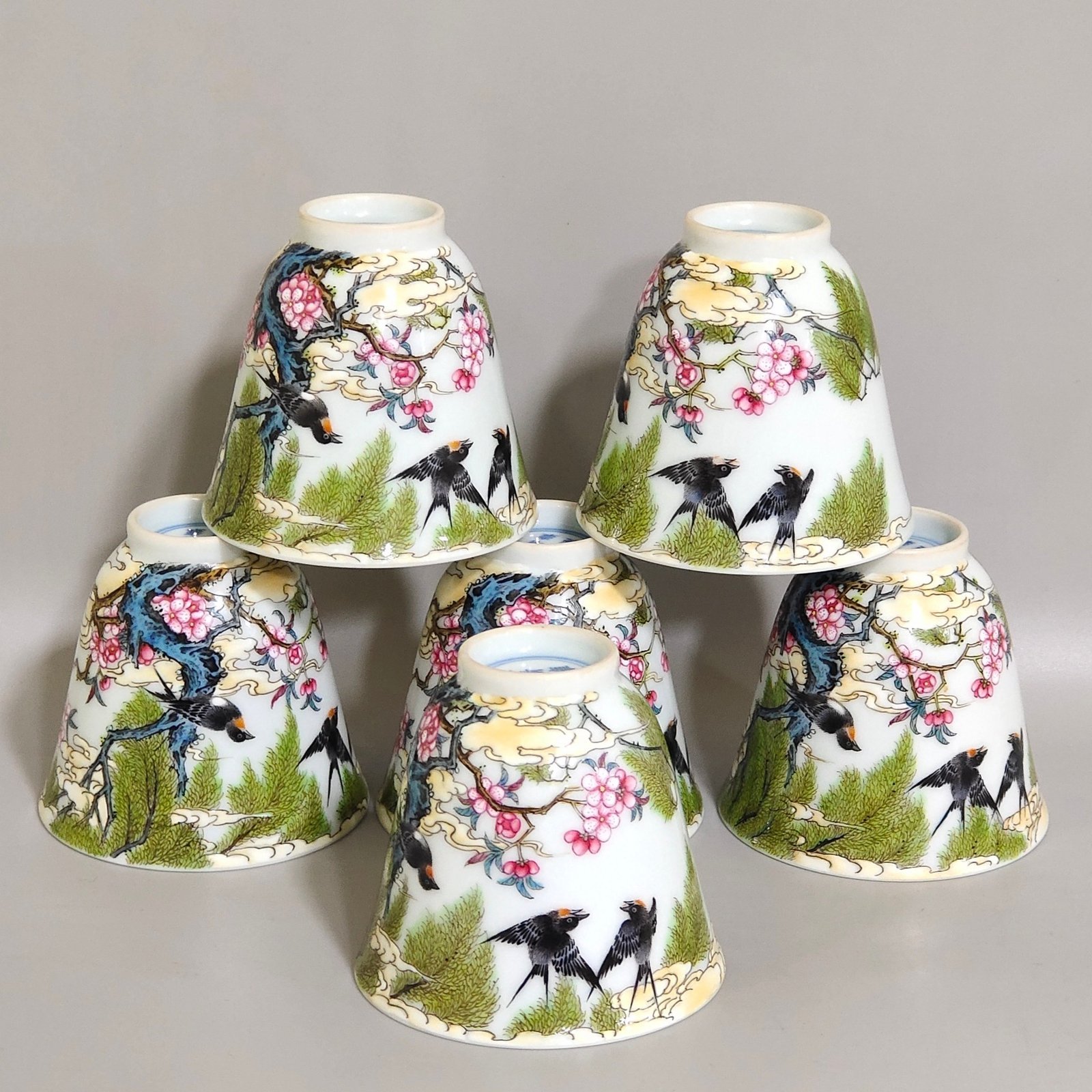 Qing Dynasty Yongzheng Famille Rose Porcelain Cup