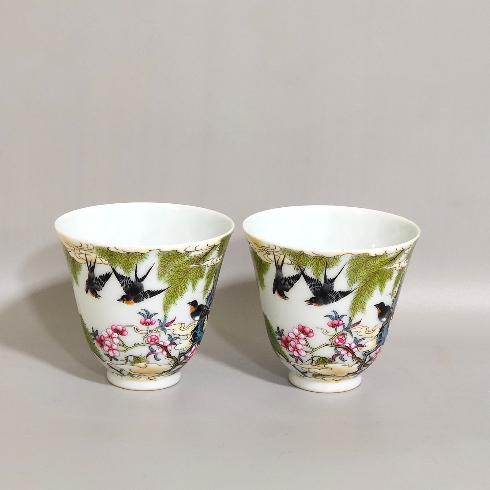 Qing Dynasty Yongzheng Famille Rose Porcelain Cup