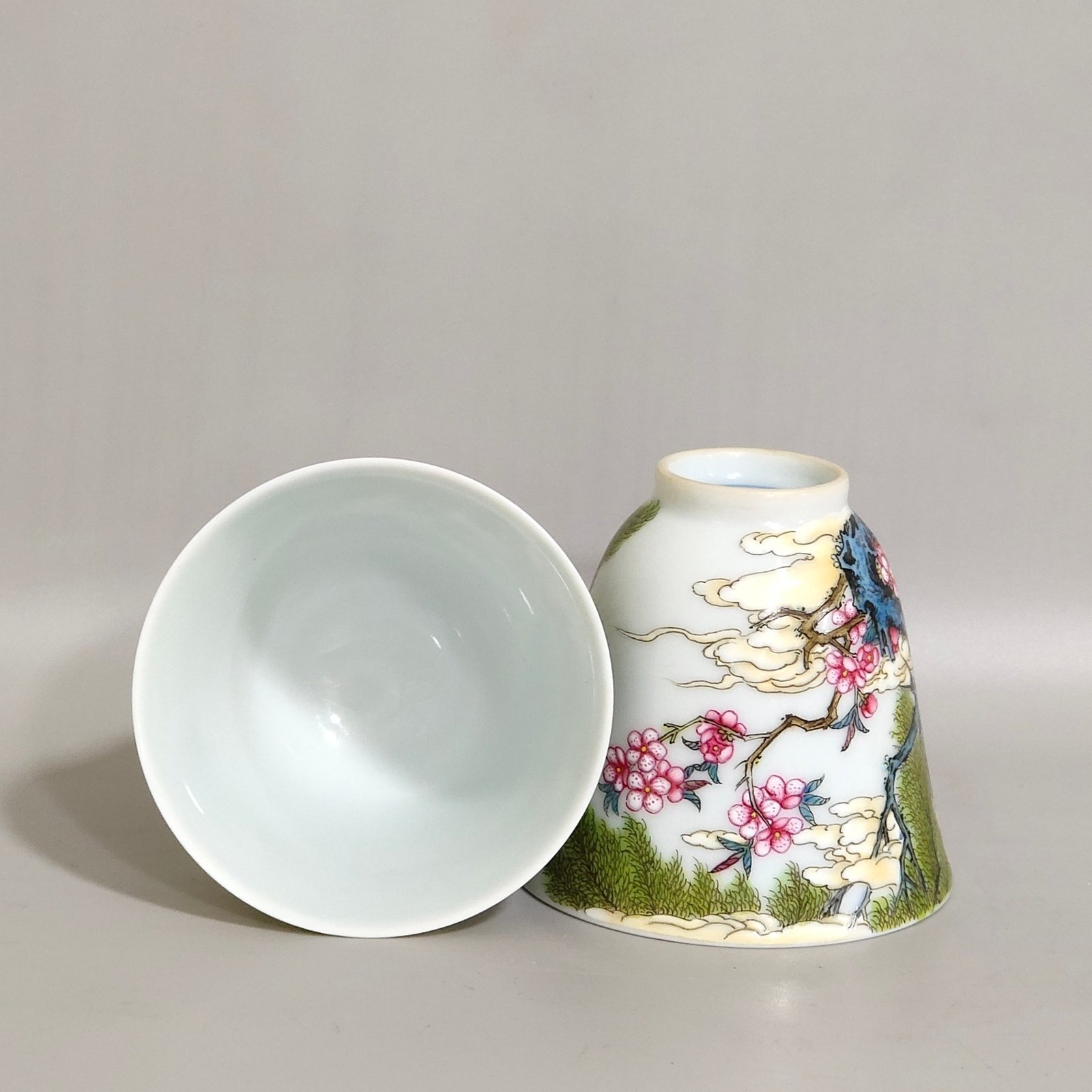 Qing Dynasty Yongzheng Famille Rose Porcelain Cup