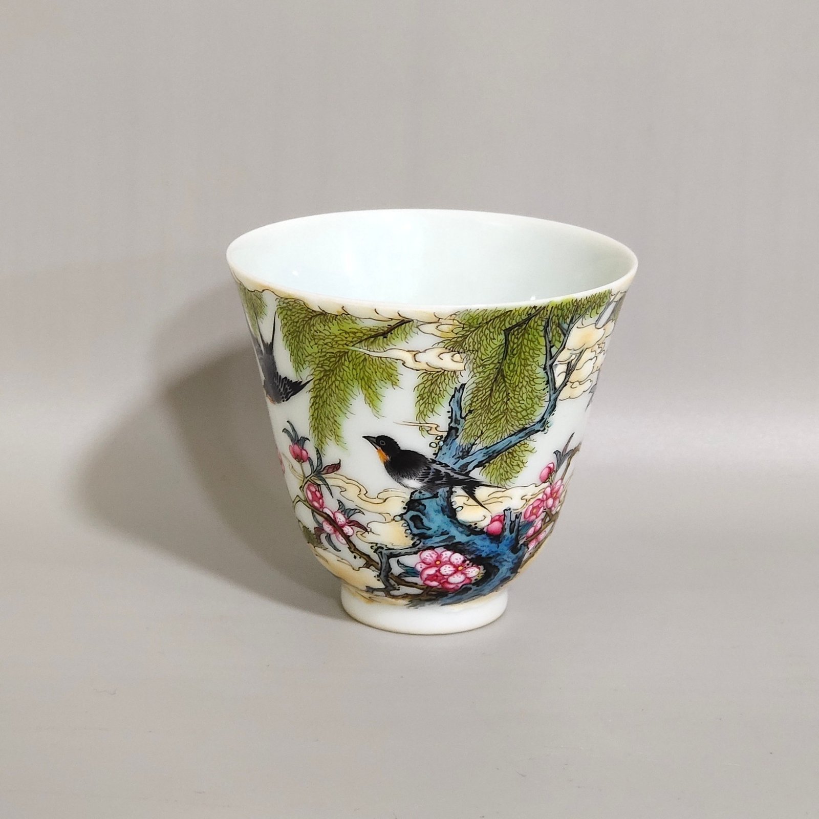 Qing Dynasty Yongzheng Famille Rose Porcelain Cup