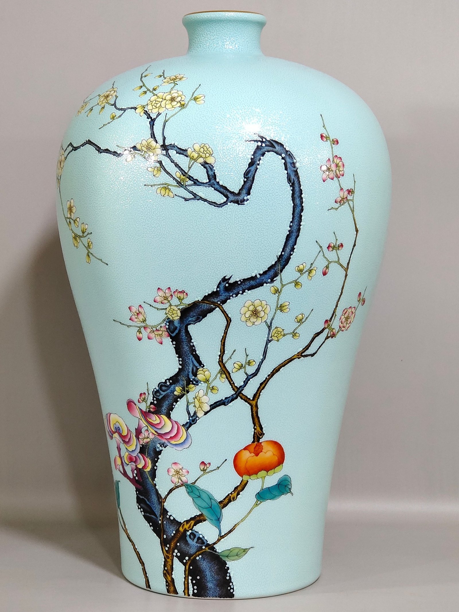 Qing Dynasty Yongzheng turquoise green flowered plum vase
