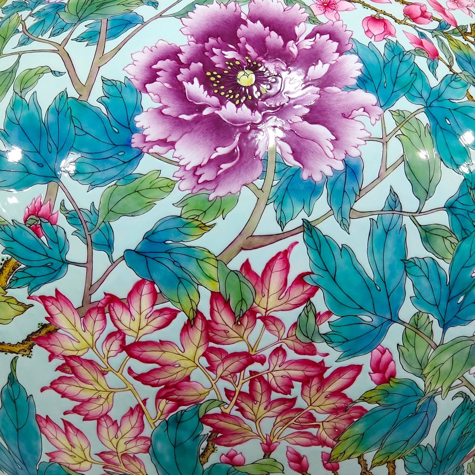 Qing Dynasty Yongzheng turquoise green peony flower blooming wealth and celestial sphere vase