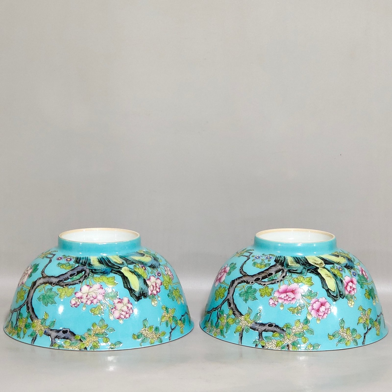 Qing Dynasty Yongzheng turquoise flower poetry bowl