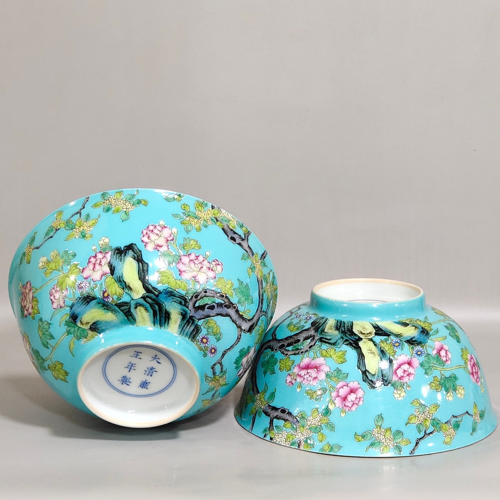 Qing Dynasty Yongzheng turquoise flower poetry bowl