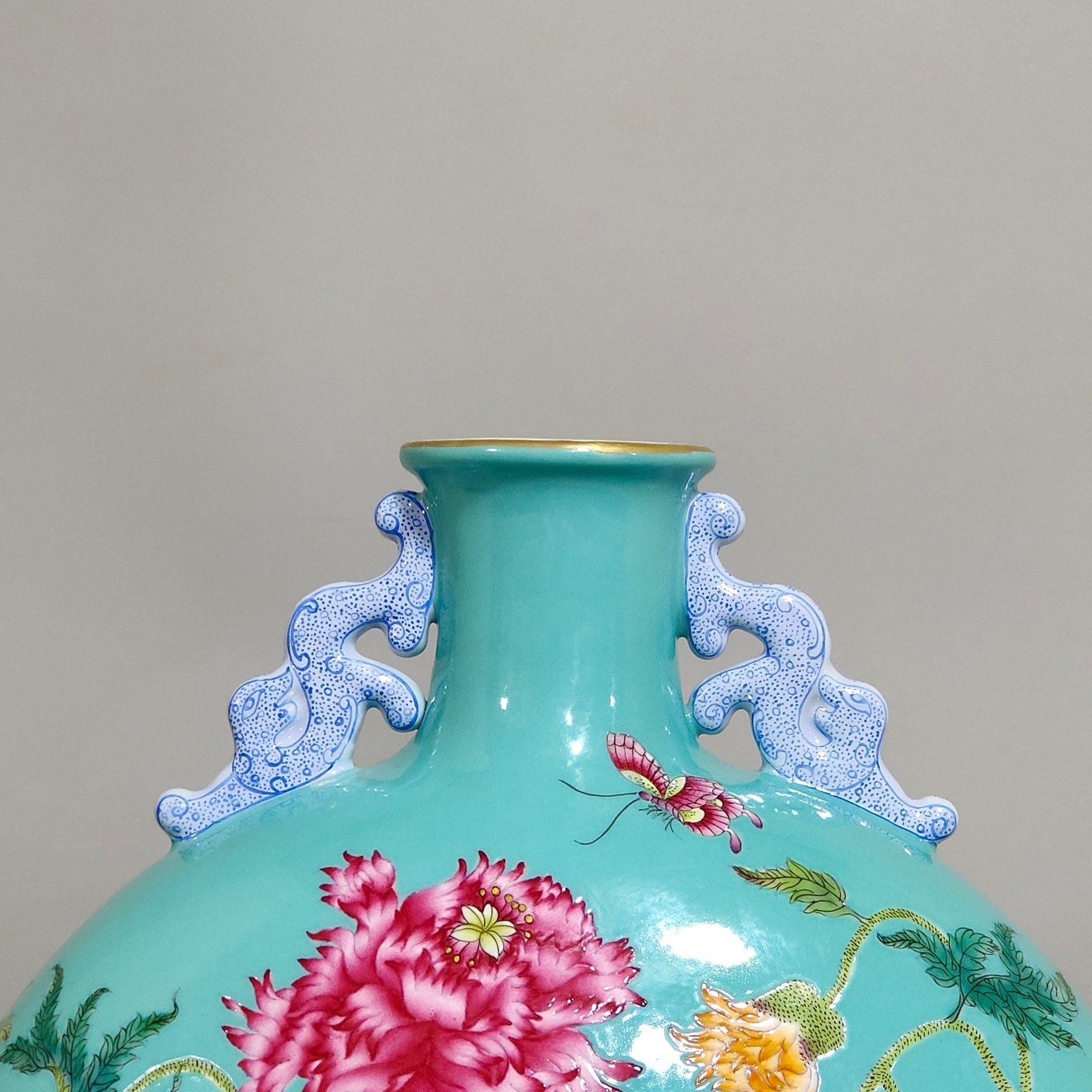 Qing Dynasty Yongzheng turquoise green poppy poem inscribed moon vase