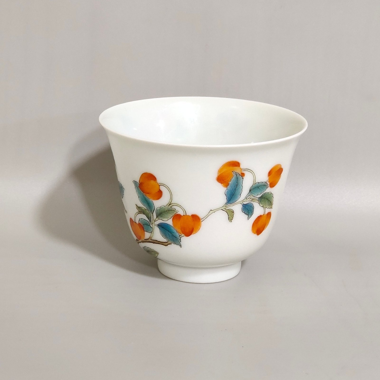Qing Dynasty Yongzheng wolf berry flower cup