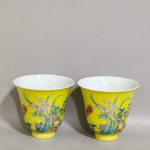 Qing Dynasty Yongzheng lemon yellow glaze narcissus Ganoderma lucidum poem bell cup