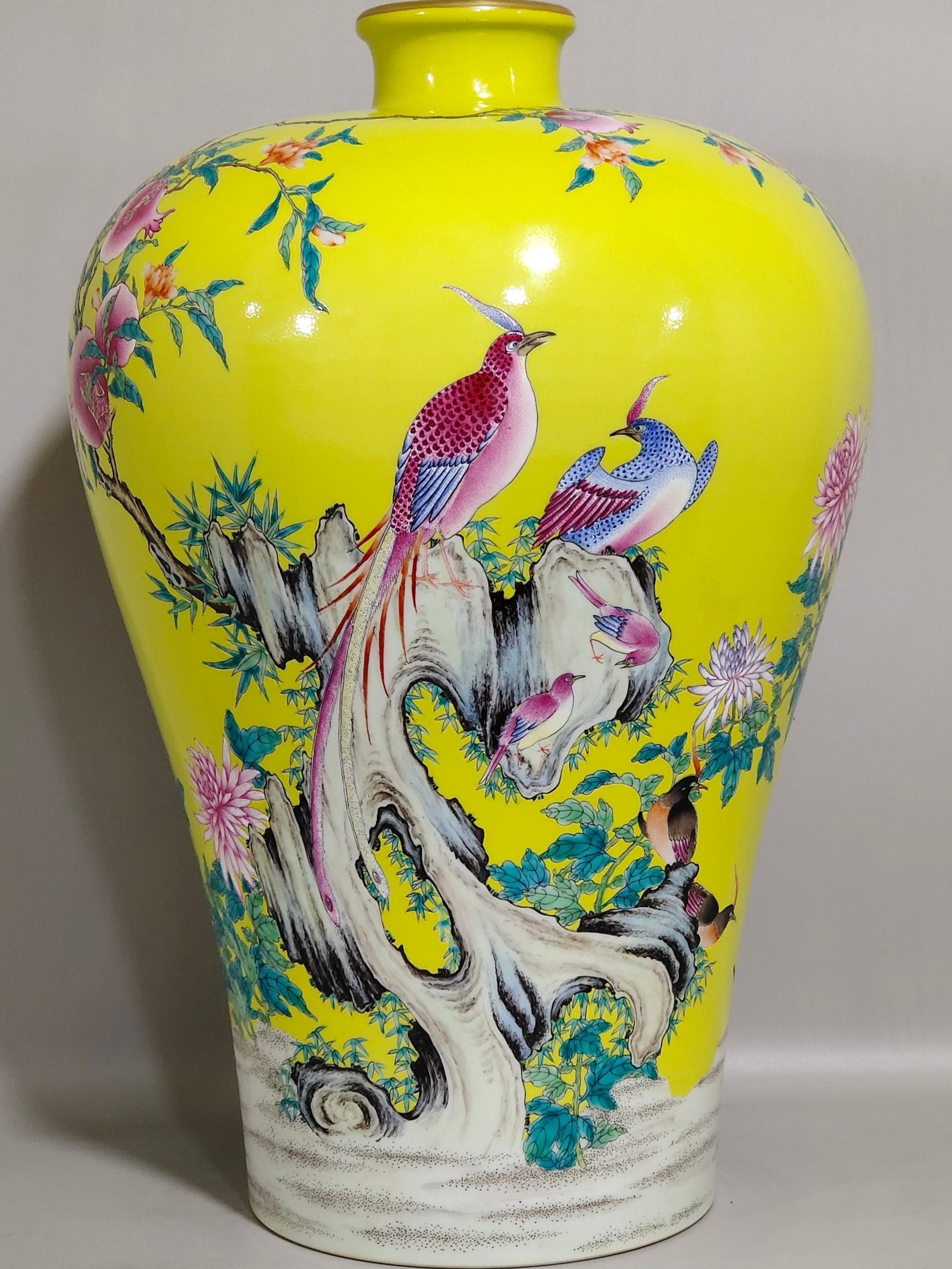 Qing Dynasty Yongzheng lemon yellow glaze flower and bird plum vase