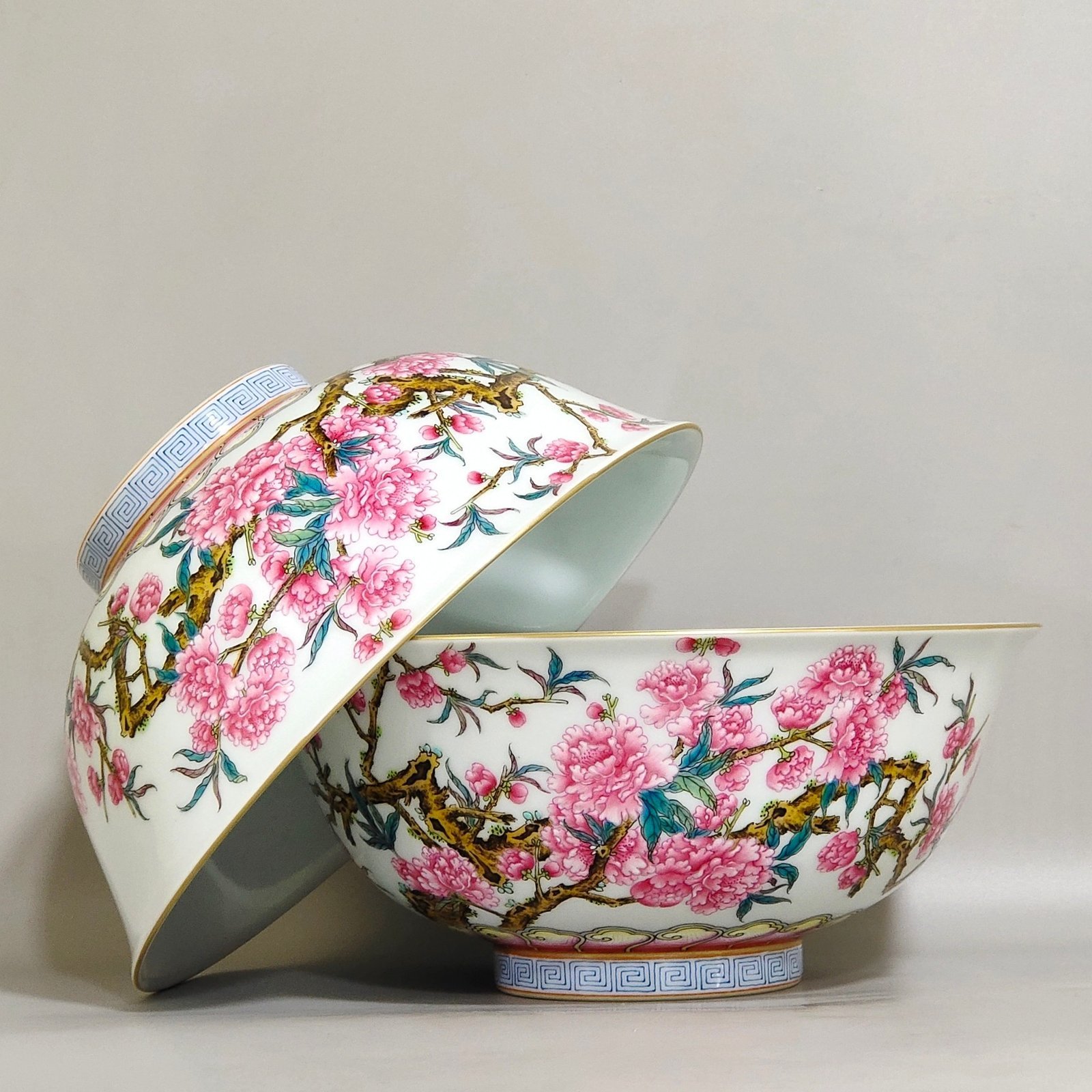 Qing Dynasty Yongzheng peach blossom poetry bowl
