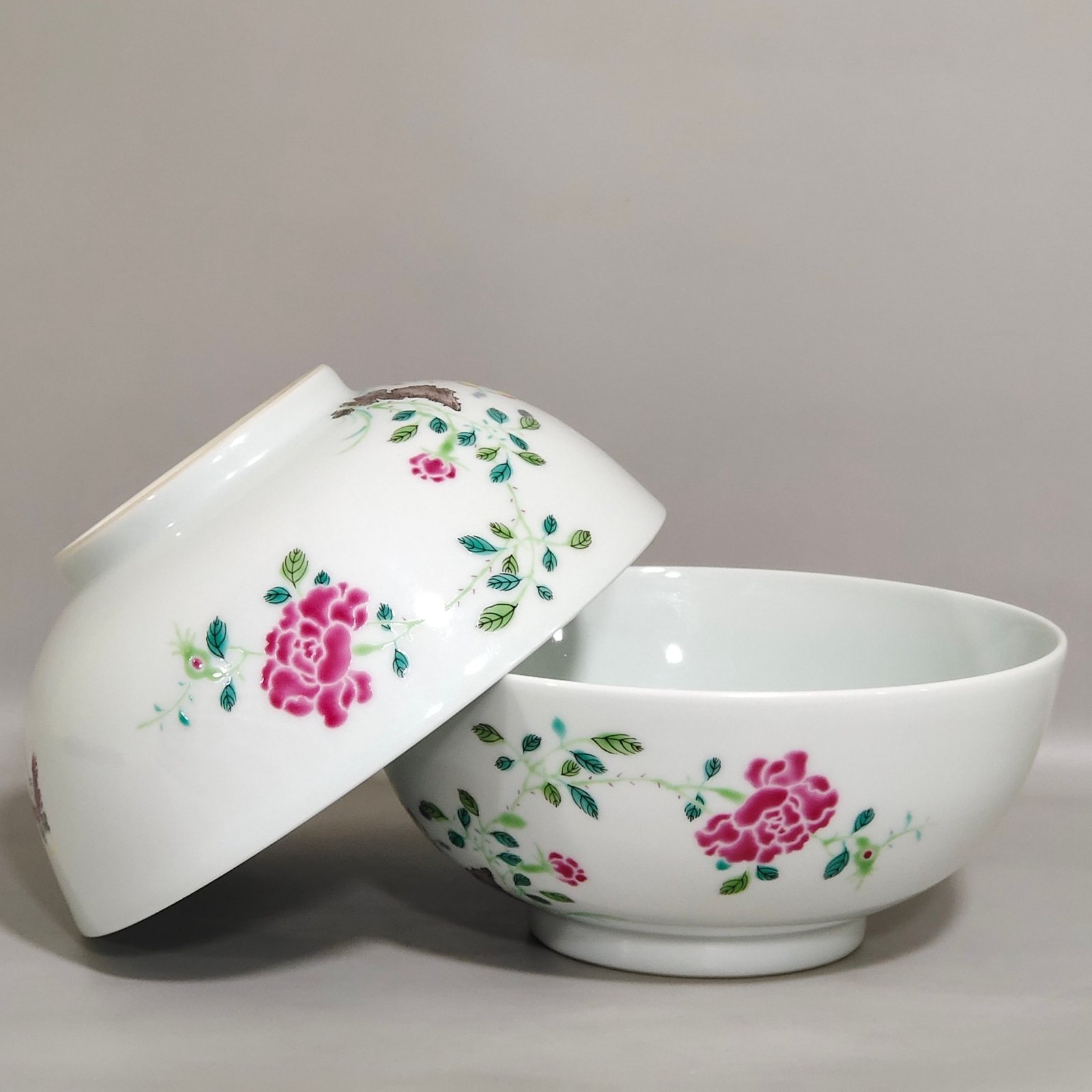 Qing Dynasty Yongzheng boneless colorful flower bowl