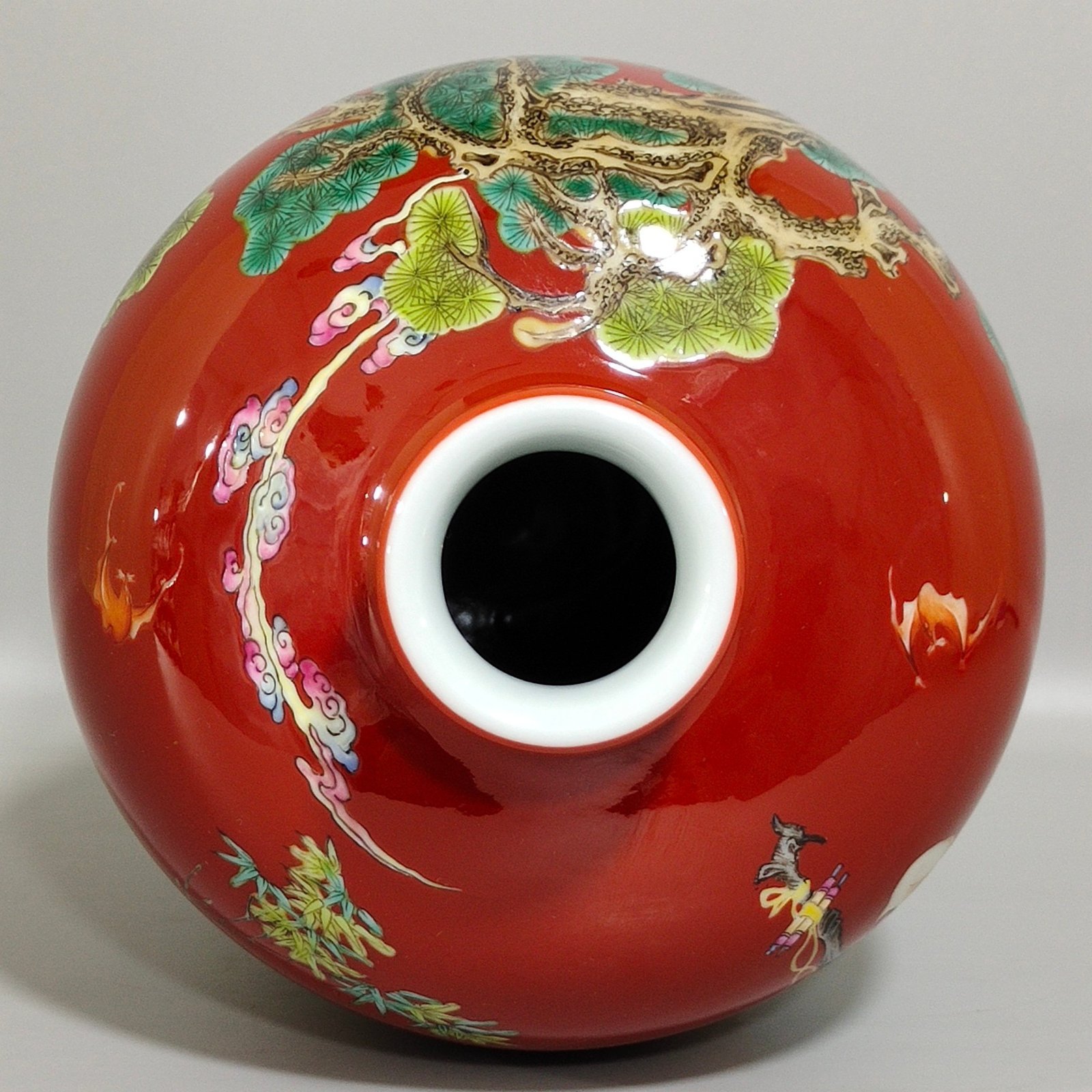 Qing Dynasty Yongzheng coral red three-star birthday celebration plum vase