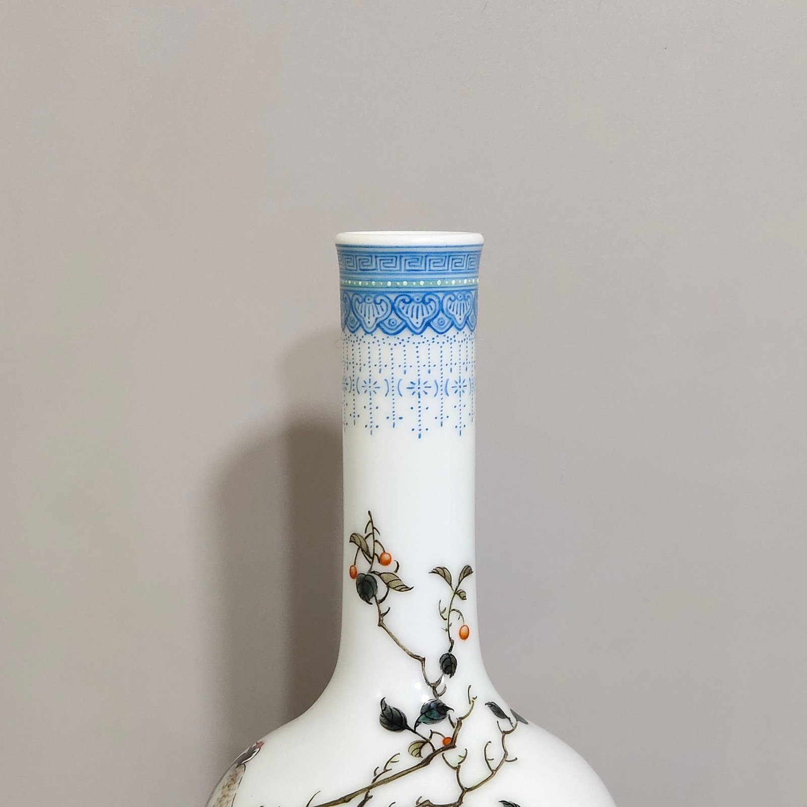 Qing Dynasty Yongzheng enamel green-edged red-crowned crane poem long-necked vase