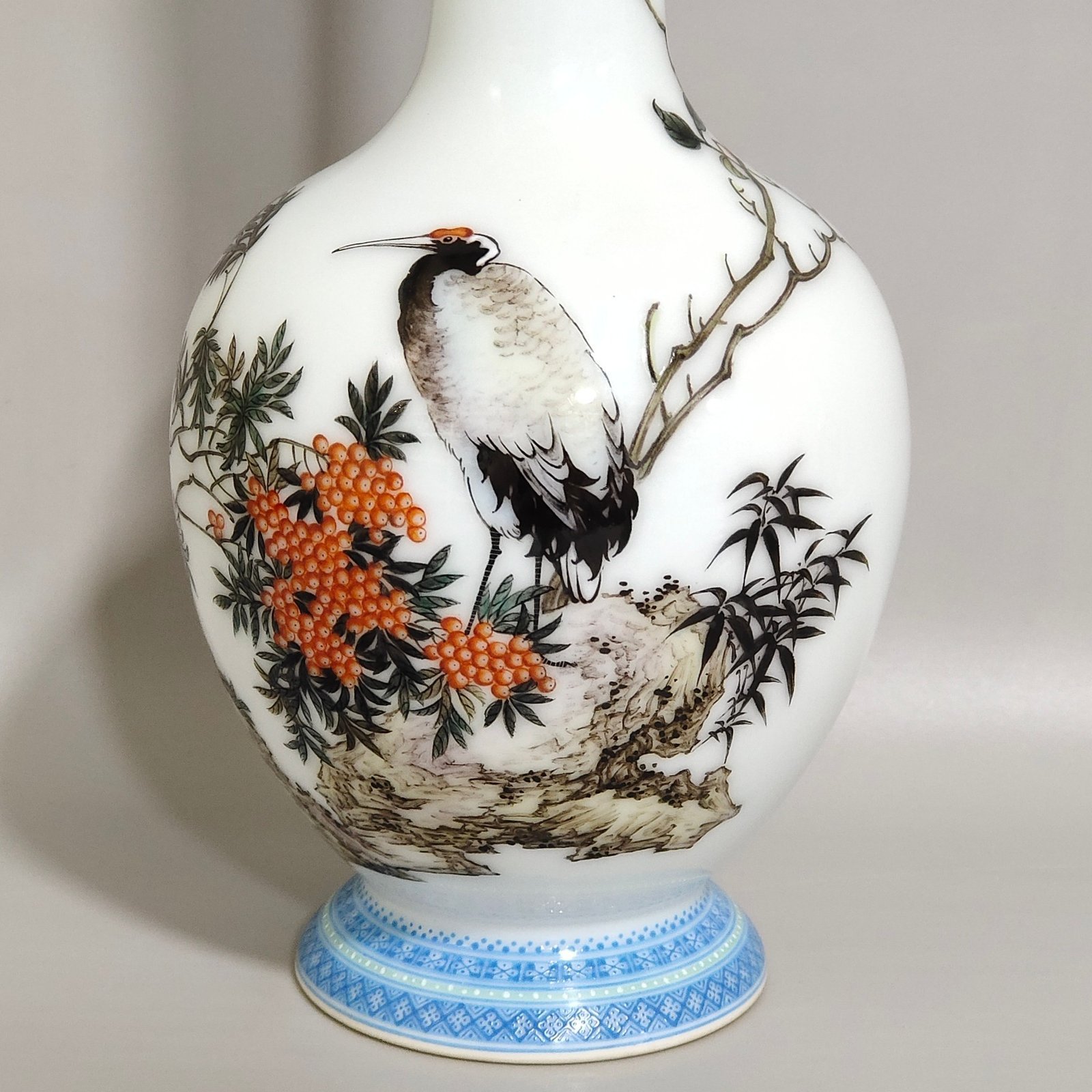 Qing Dynasty Yongzheng enamel green-edged red-crowned crane poem long-necked vase