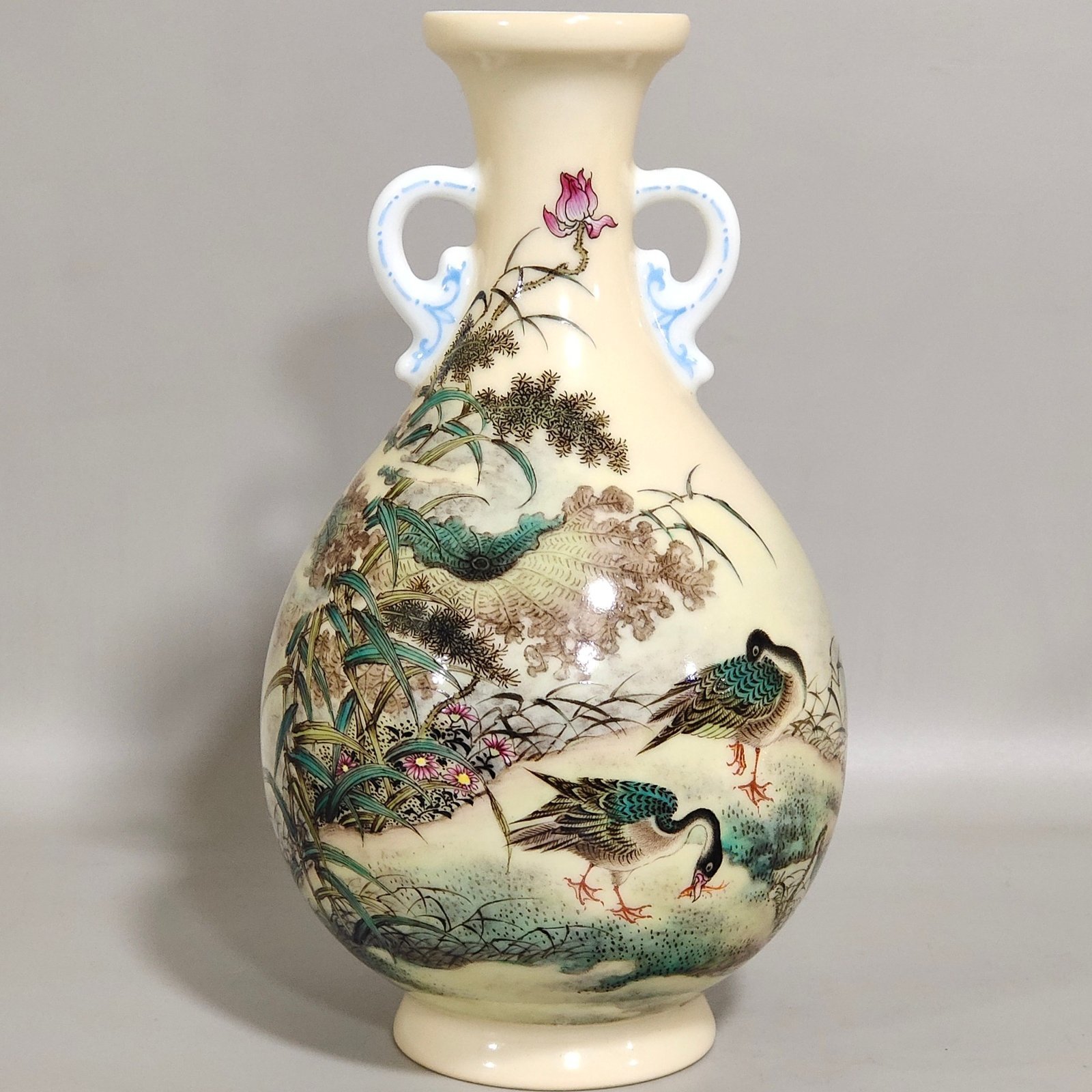 Qing Dynasty Yongzheng enamel yellow glaze double-eared jade pot spring vase