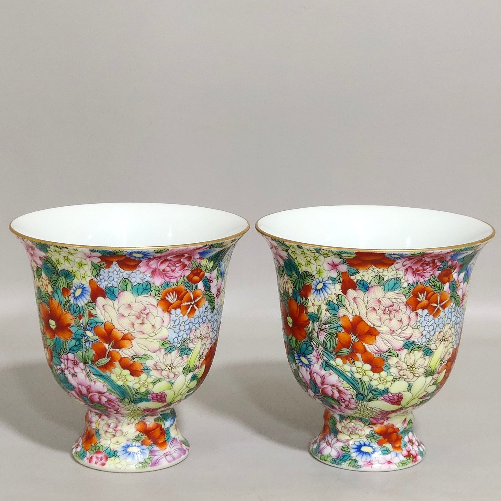 Qing Dynasty Yongzheng Hundred Flowers Standing Goblet