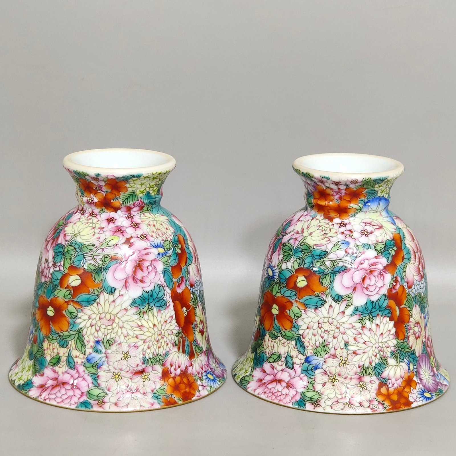 Qing Dynasty Yongzheng Hundred Flowers Standing Goblet