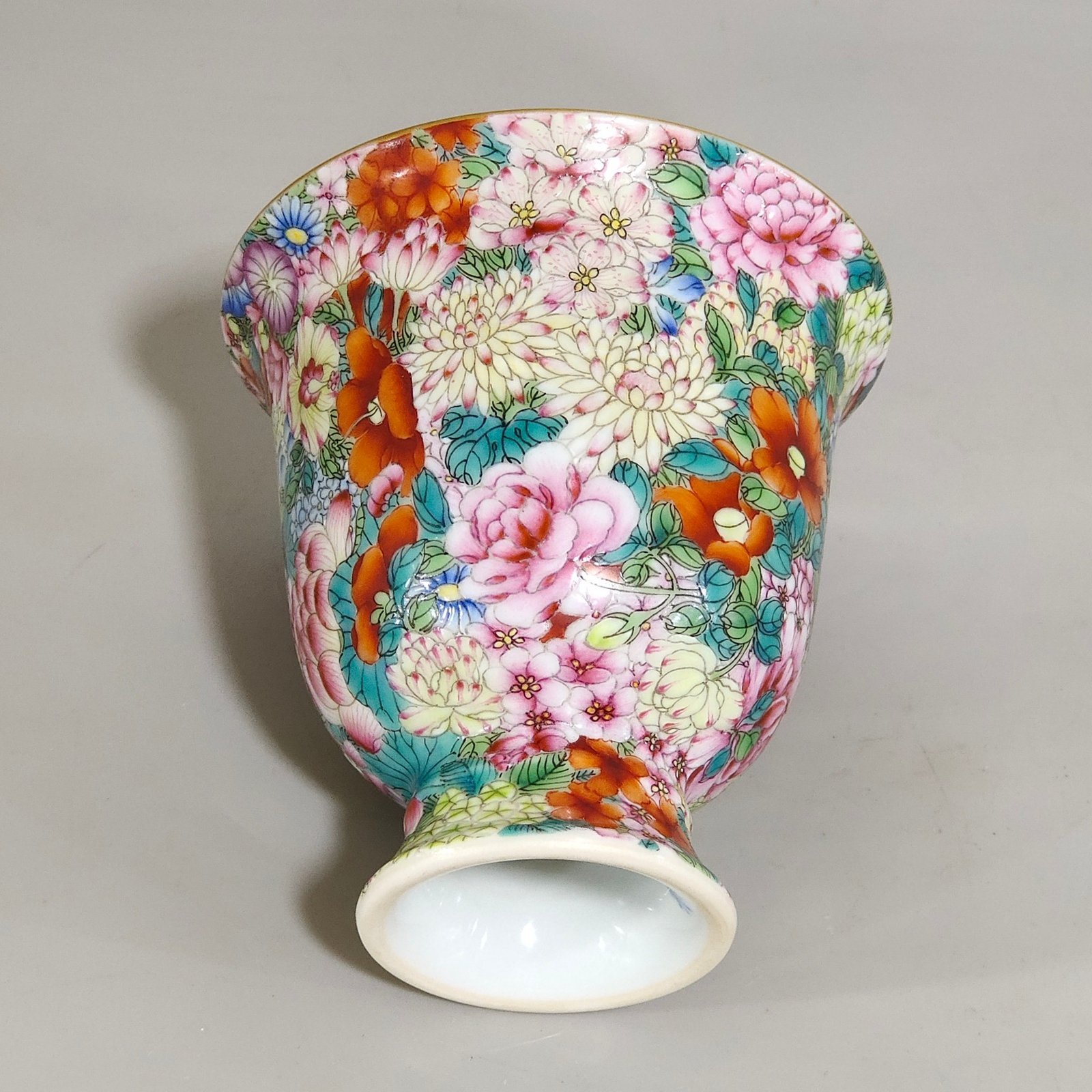 Qing Dynasty Yongzheng Hundred Flowers Standing Goblet