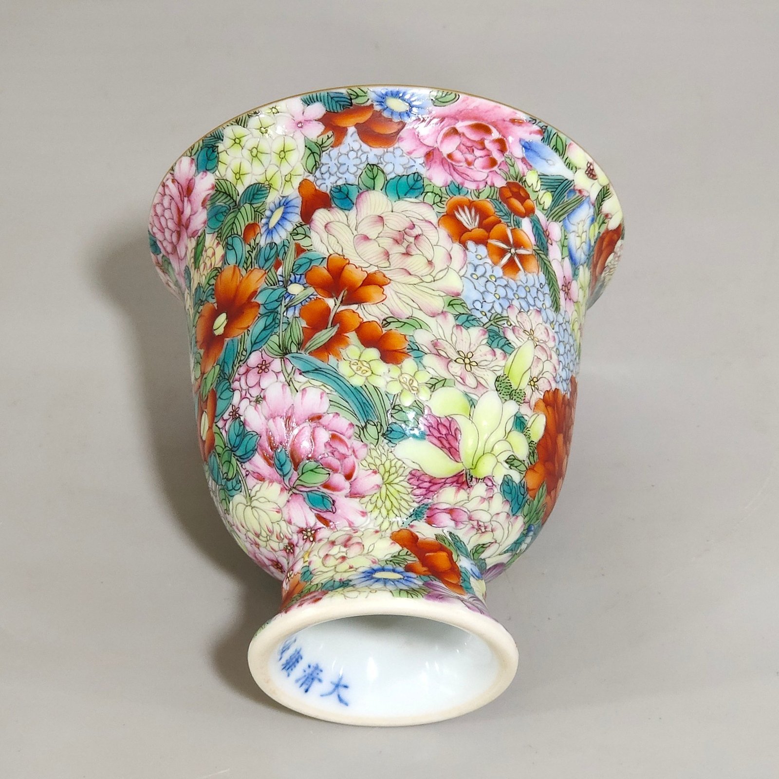 Qing Dynasty Yongzheng Hundred Flowers Standing Goblet