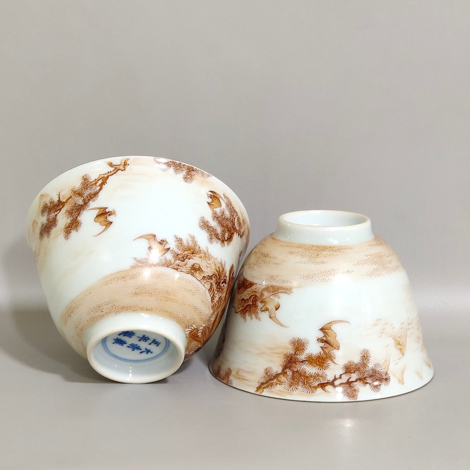 Qing Dynasty Yongzheng alum red auspicious animal cup