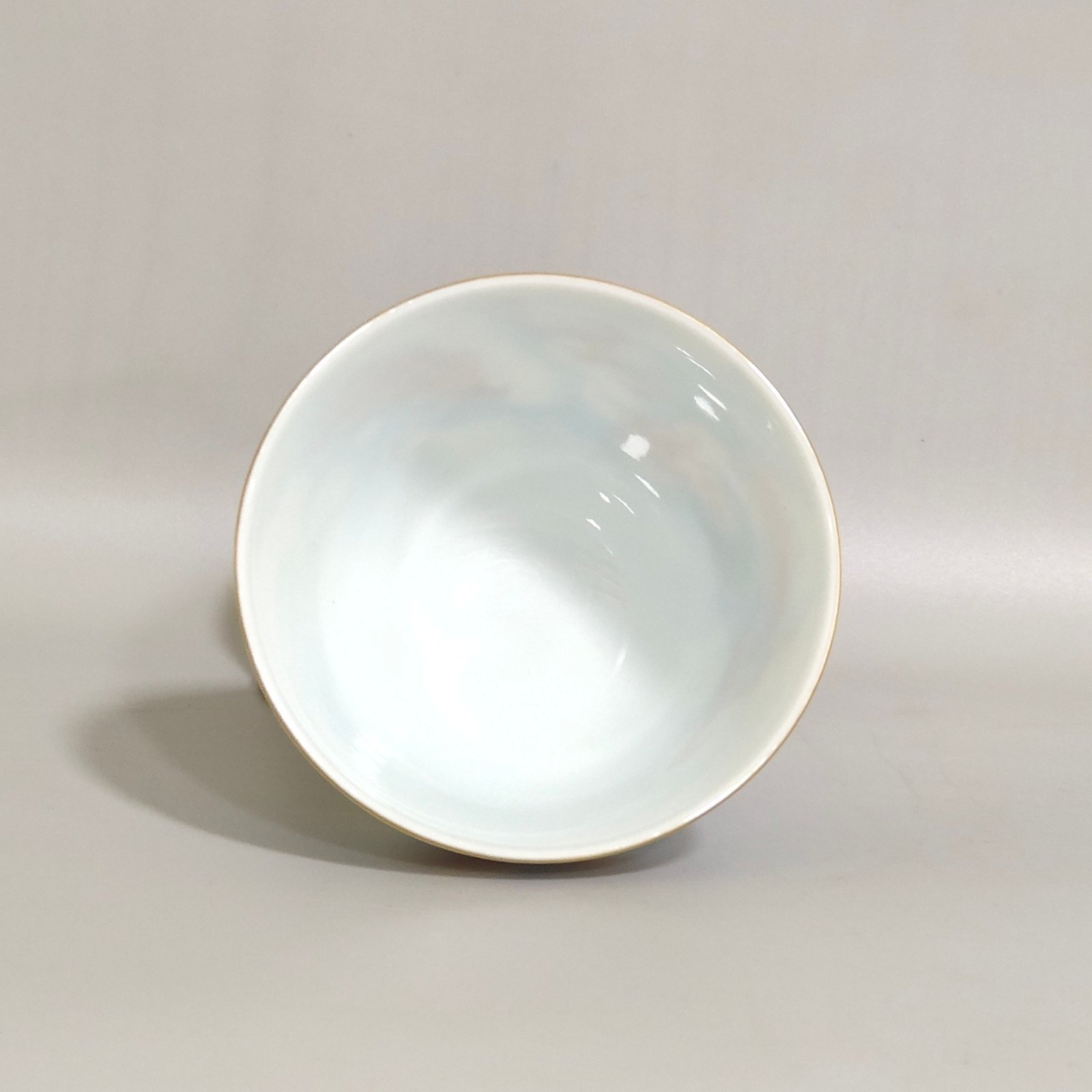 Qing Dynasty Yongzheng auspicious cloud and dragon cup