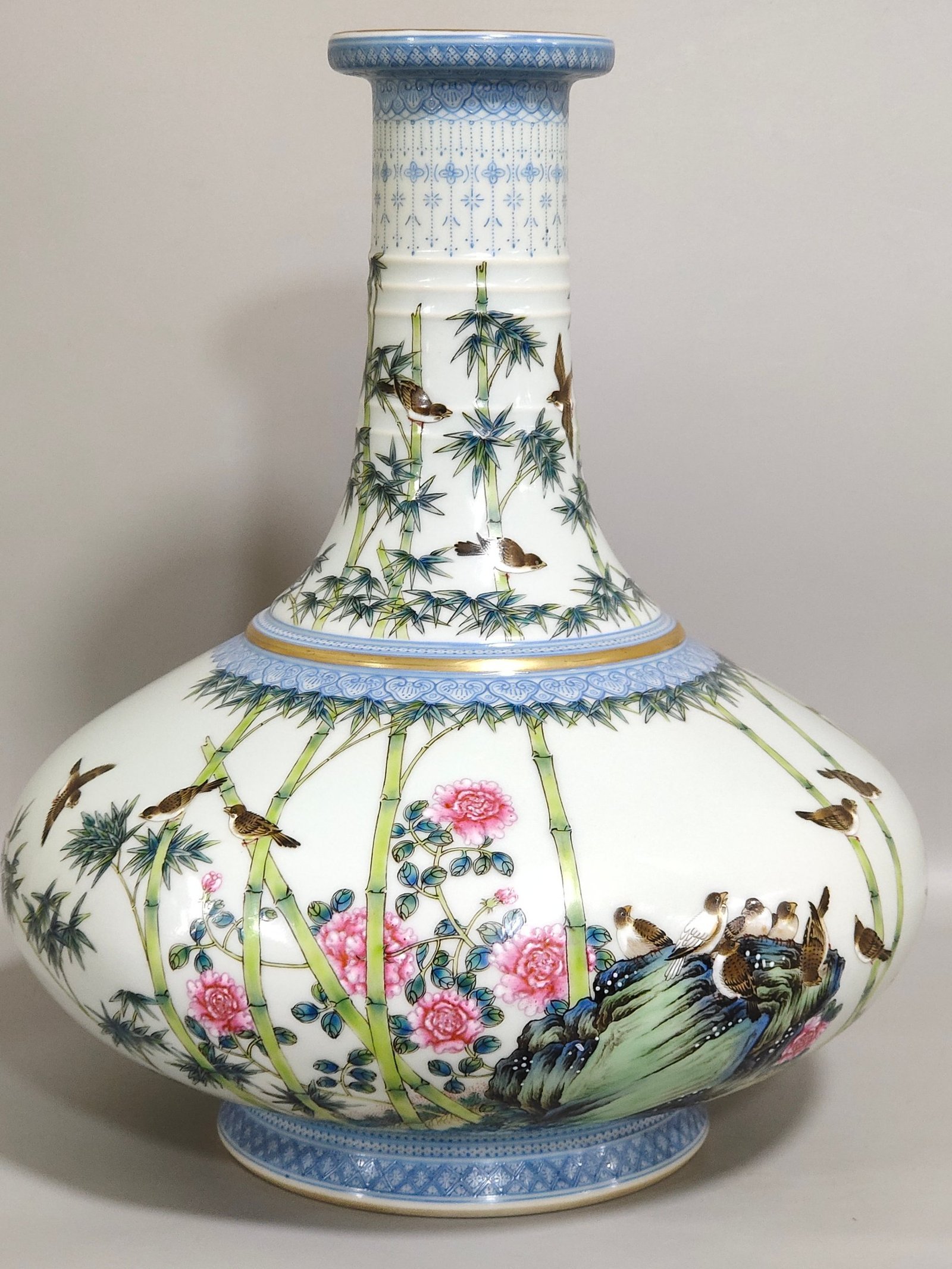 Qing Dynasty Yongzheng Bamboo Grove Poetry Flat-belly Vase