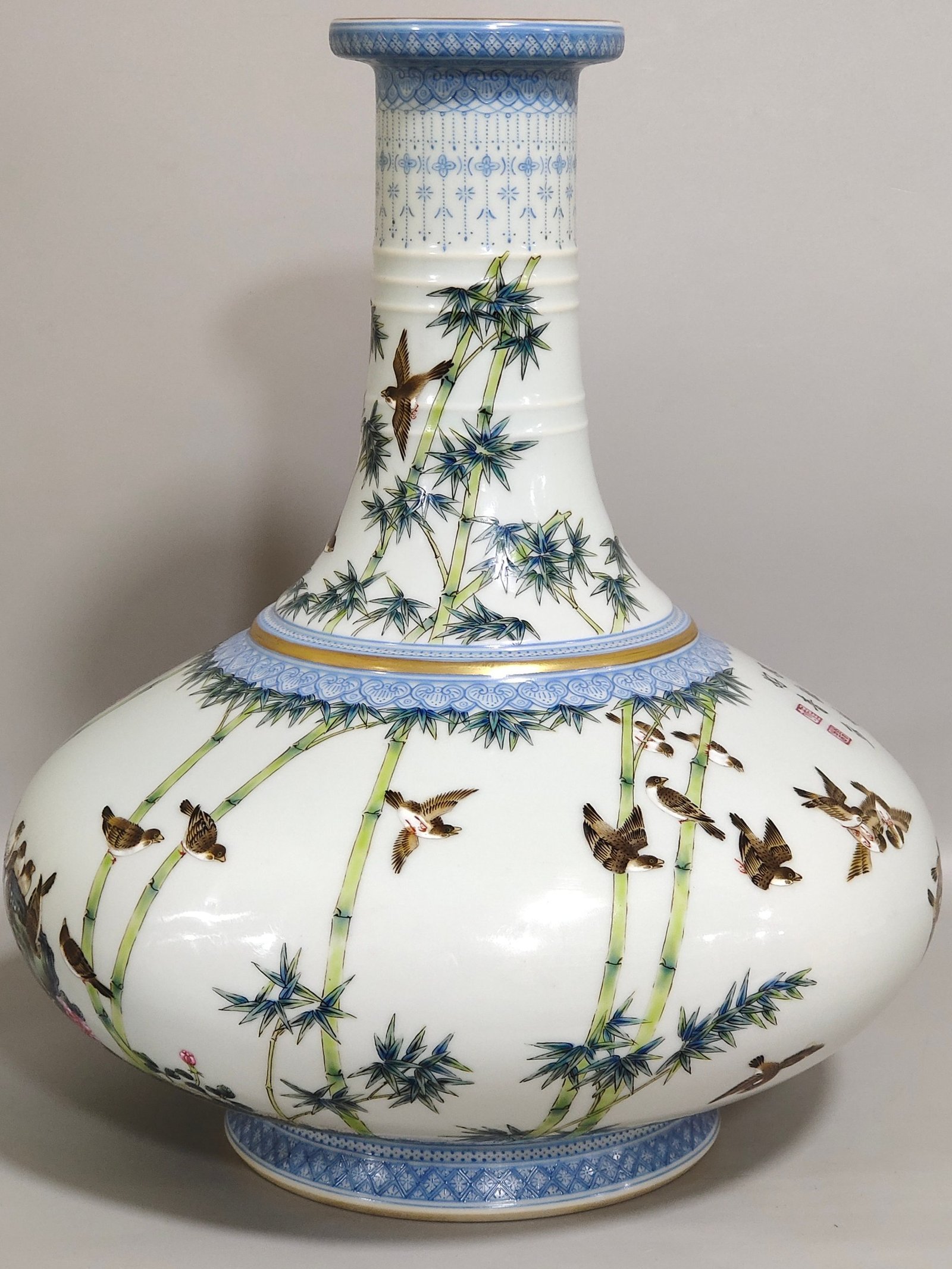 Qing Dynasty Yongzheng Bamboo Grove Poetry Flat-belly Vase