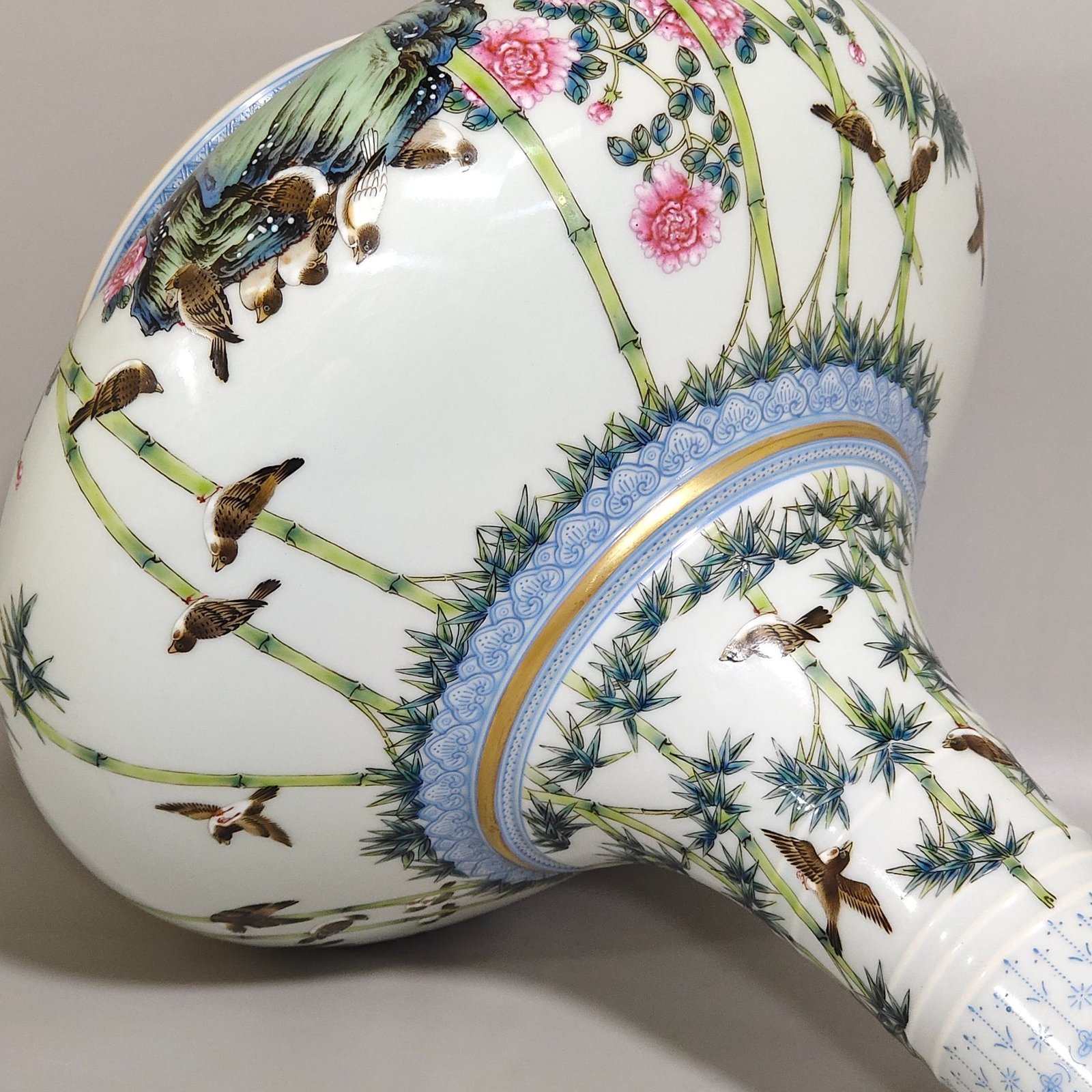 Qing Dynasty Yongzheng Bamboo Grove Poetry Flat-belly Vase